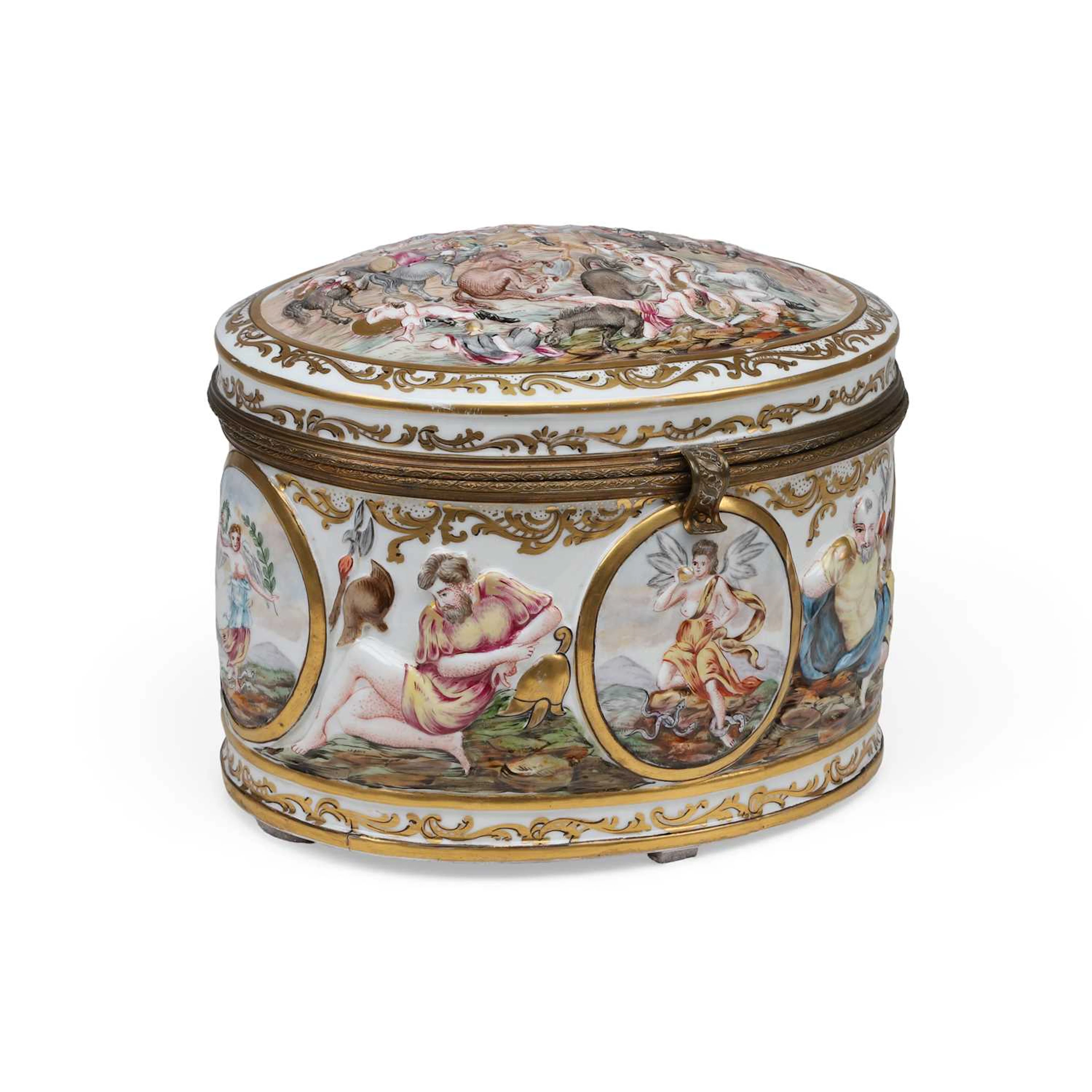 A LARGE CAPODIMONTE PORCELAIN CASKET