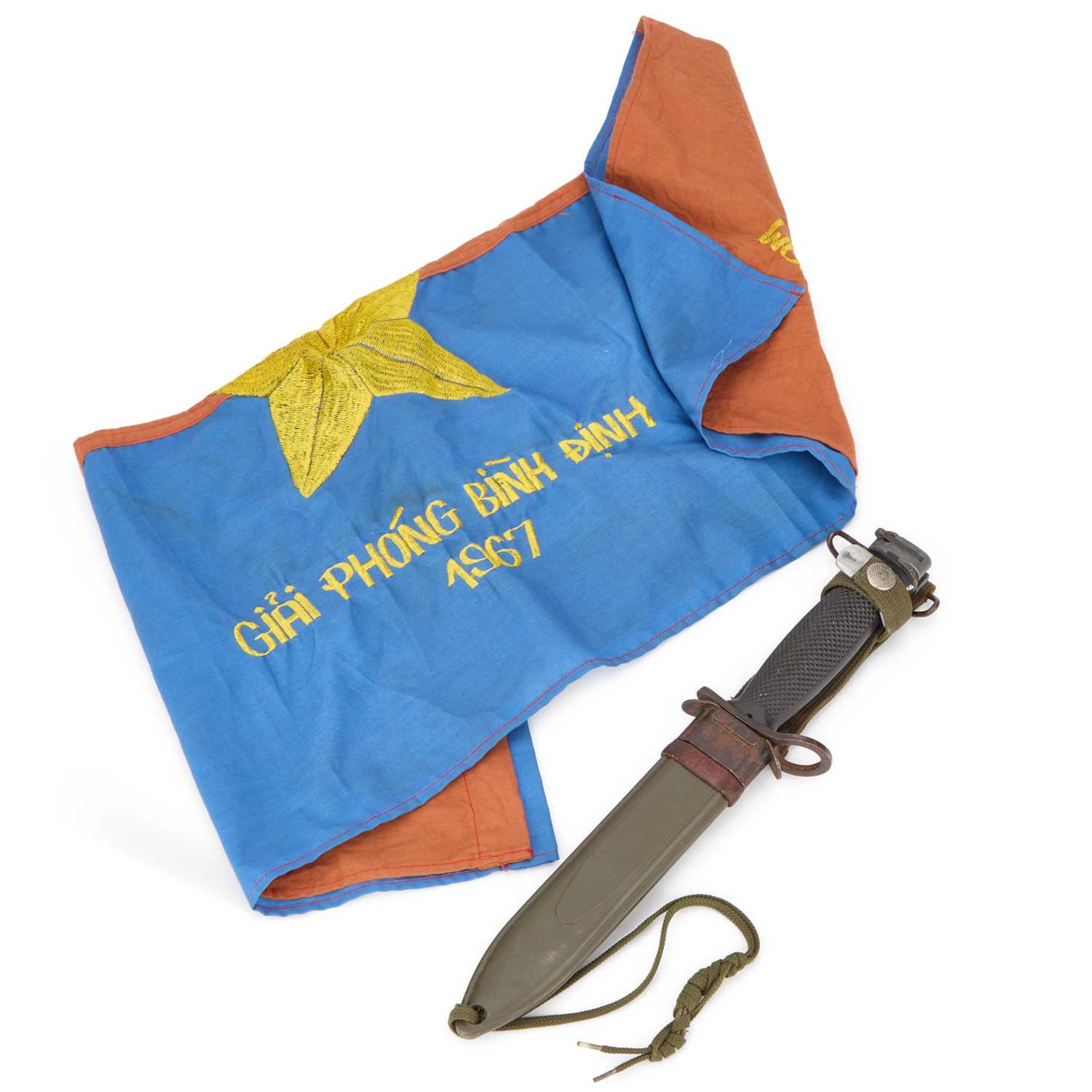 AN AMERICAN U.S. M7 KNIFE BAYONET FOR THE M16 ASSAULT RIFLE