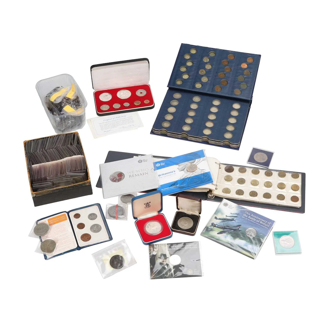 A COLLECTION OF BRITISH AND WORLD COINS