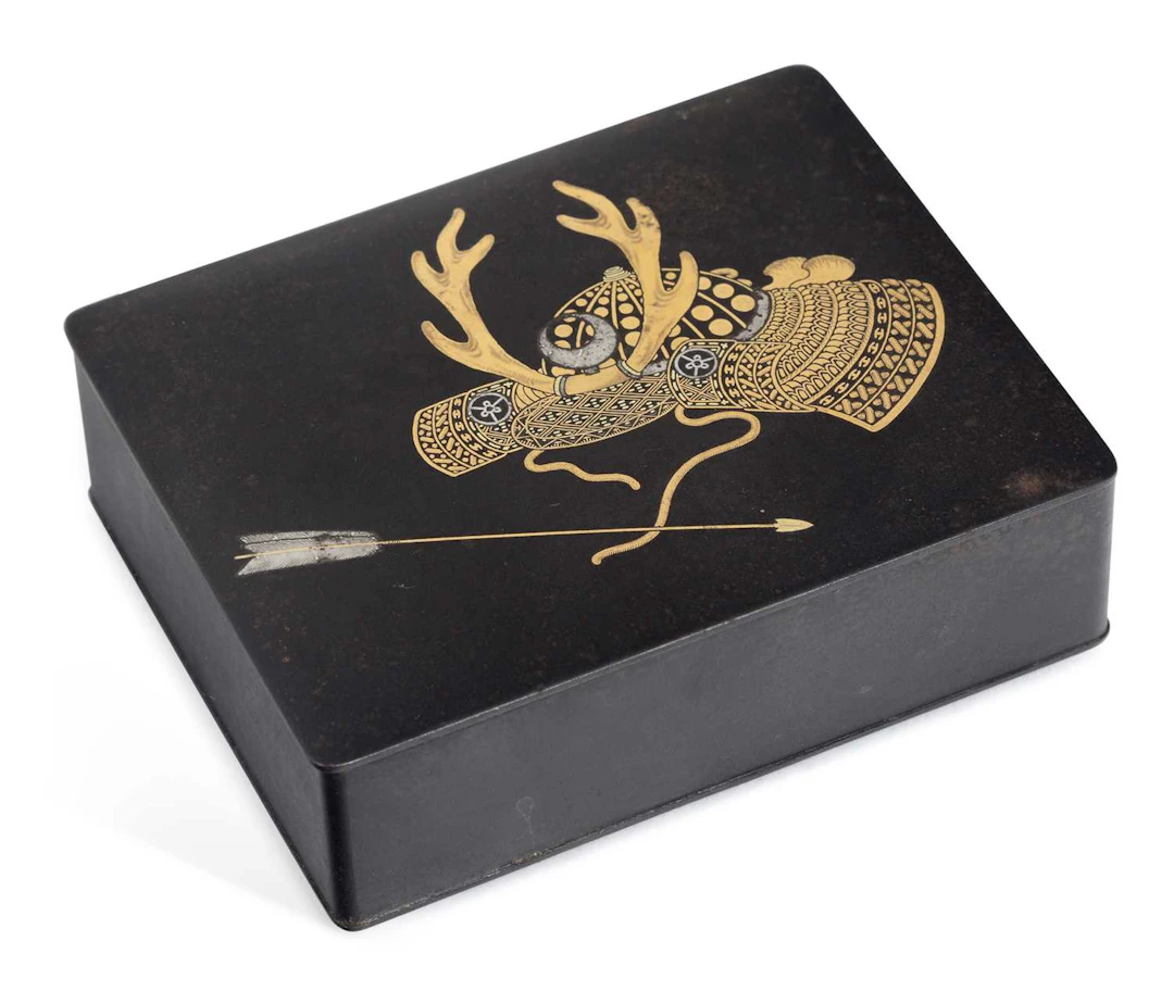 A JAPANESE KOMAI STYLE BOX MEIJI PERIOD