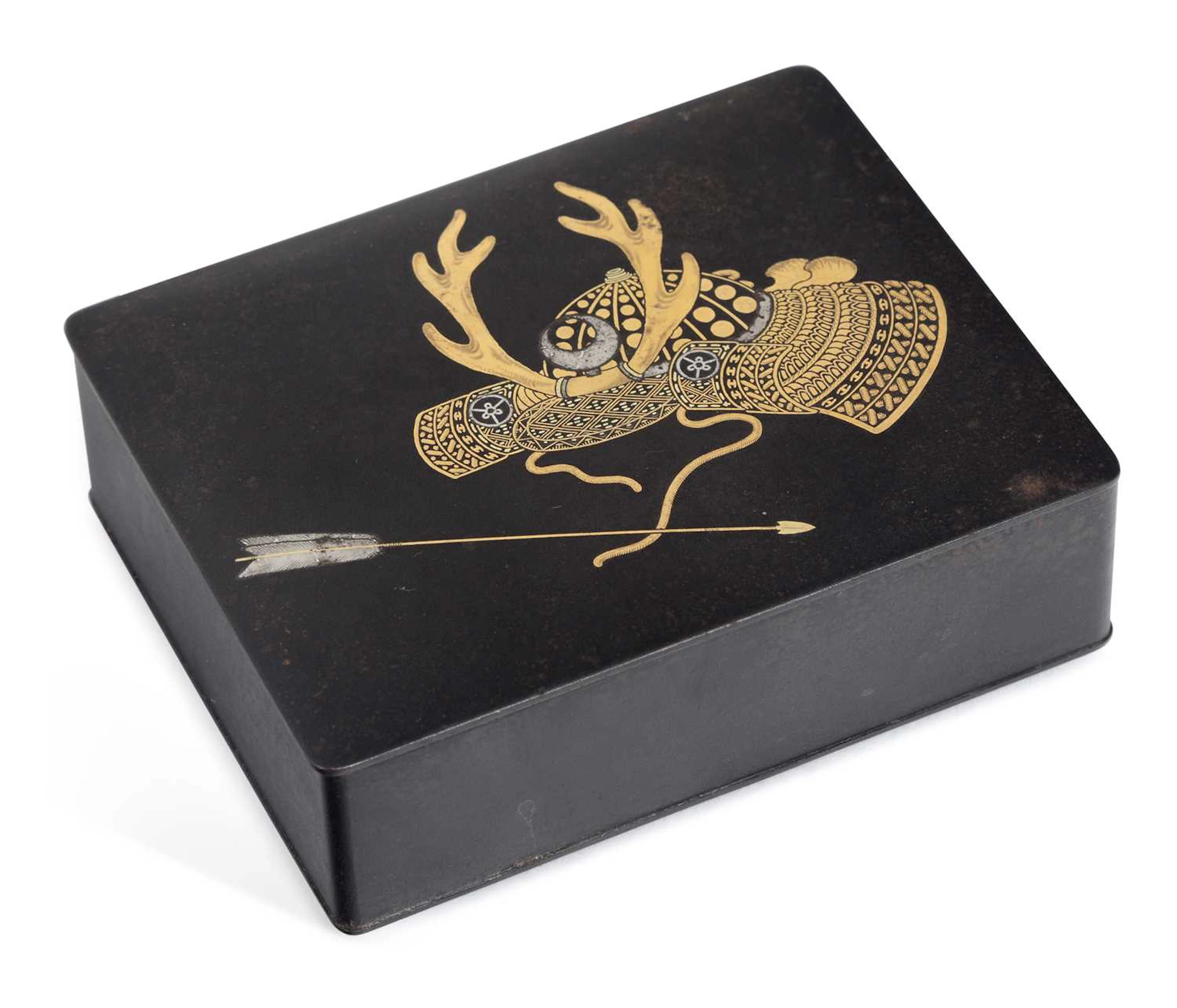 A JAPANESE KOMAI STYLE BOX MEIJI PERIOD