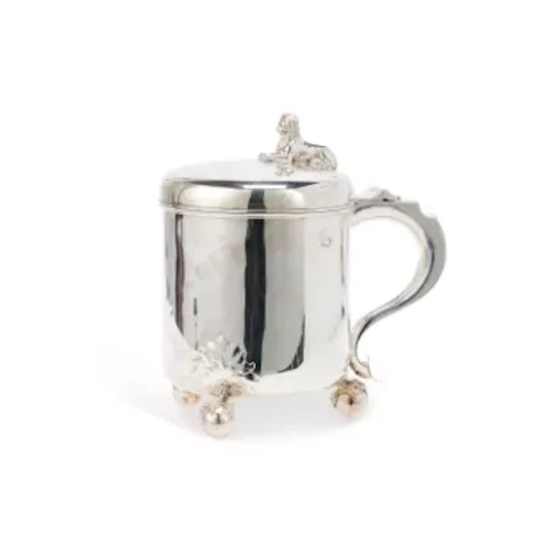 A LARGE VICTORIAN SILVER LIDDED TANKARD