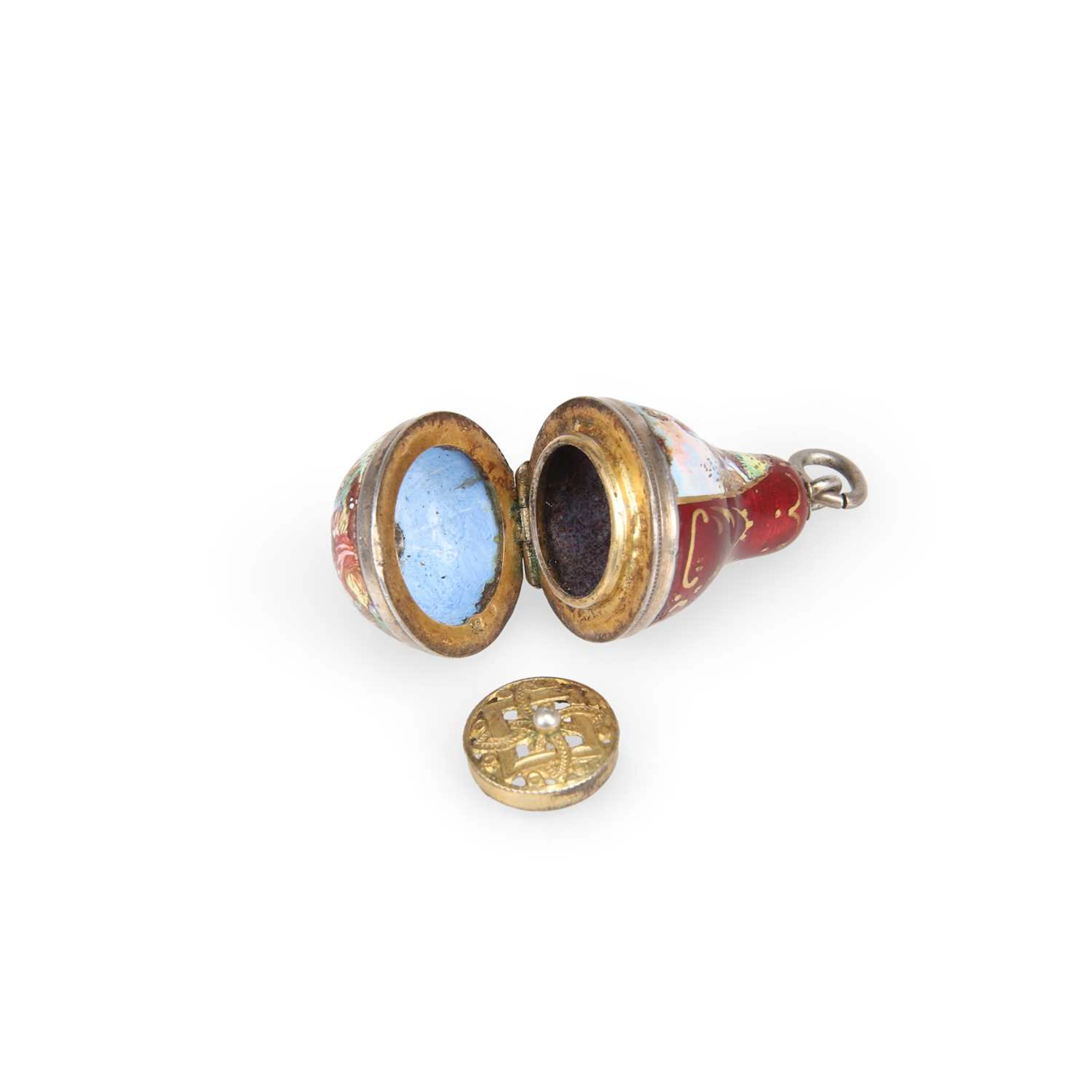 A CONTINENTAL ENAMEL VINAIGRETTE PENDANT