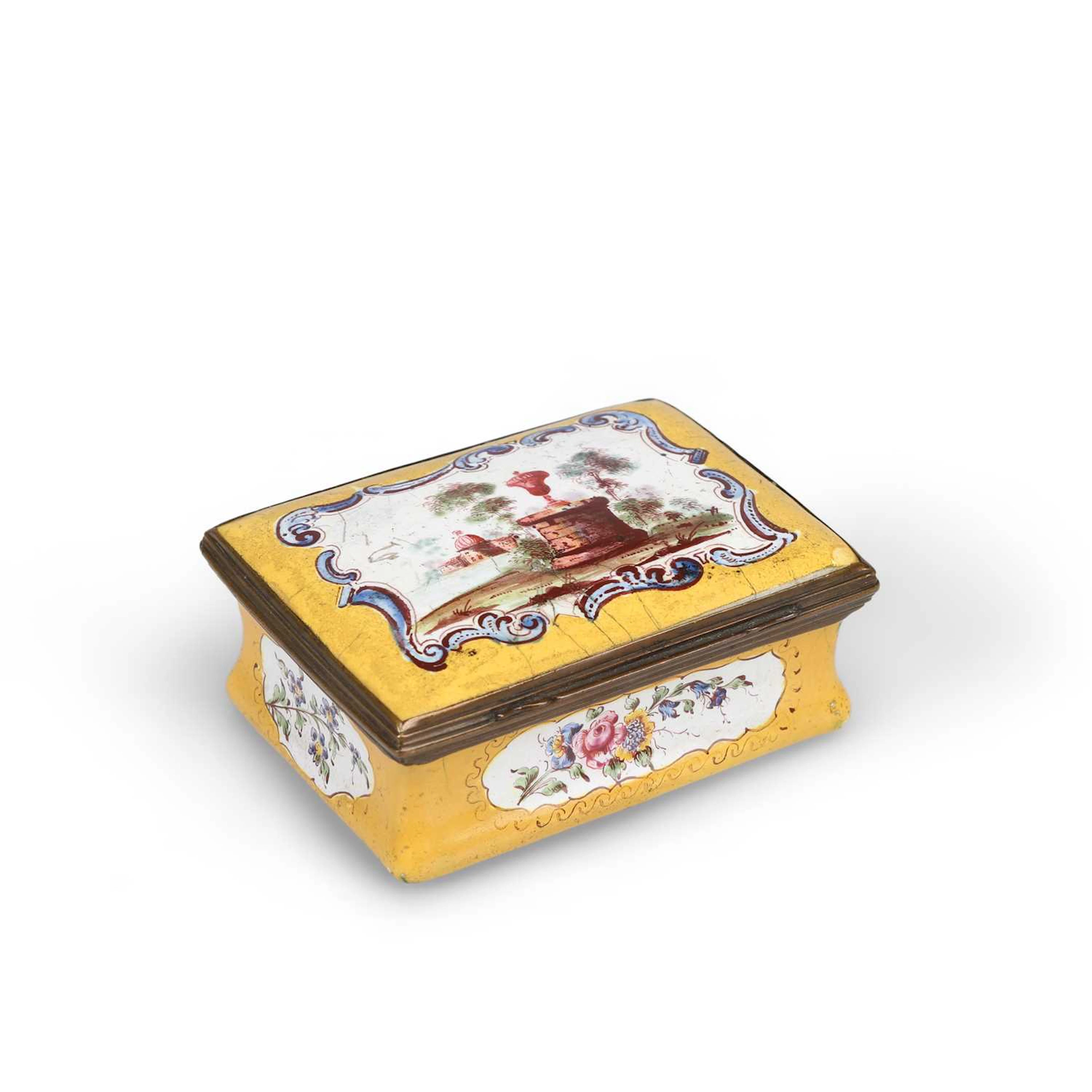 A SOUTH STAFFORDSHIRE YELLOW GROUND ENAMEL SNUFF BOX