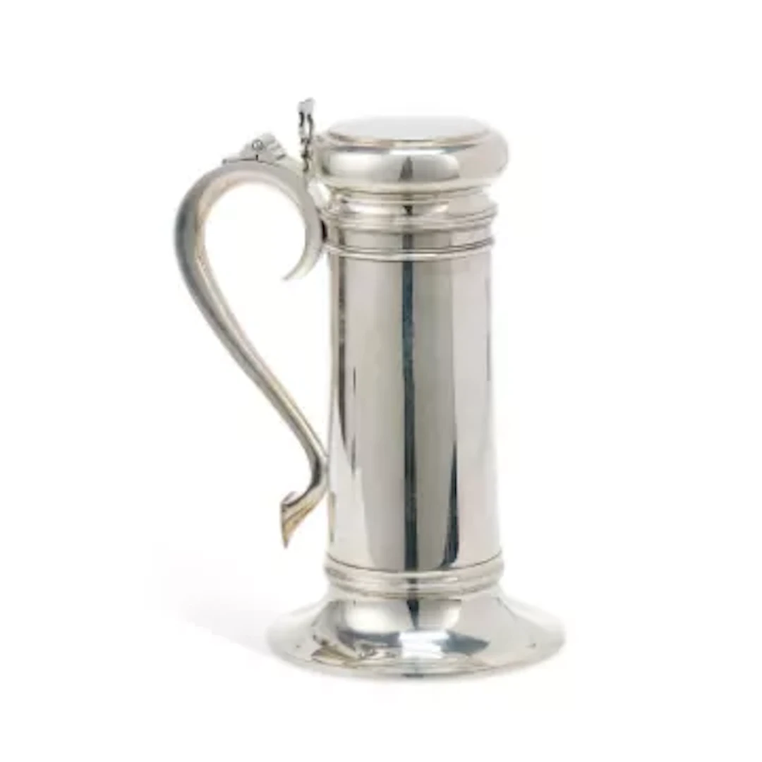 A RARE AMERICAN STERLING SILVER COCKTAIL SHAKER IN THE FORM OF A LIDDED TANKARD