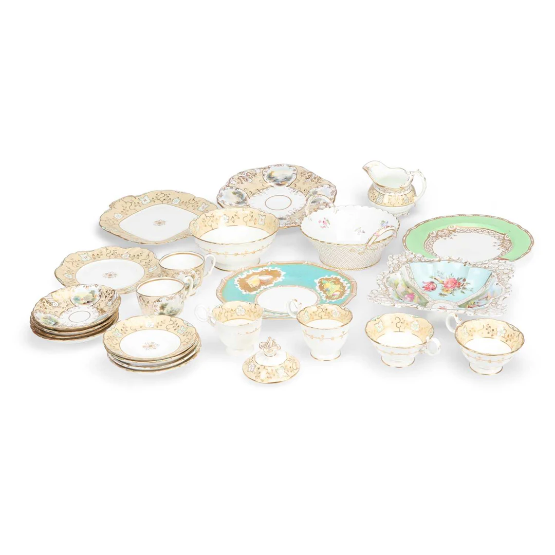 A GROUP OF 19TH CENTURY ENGLISH AND CONTINENTAL PORCELAIN