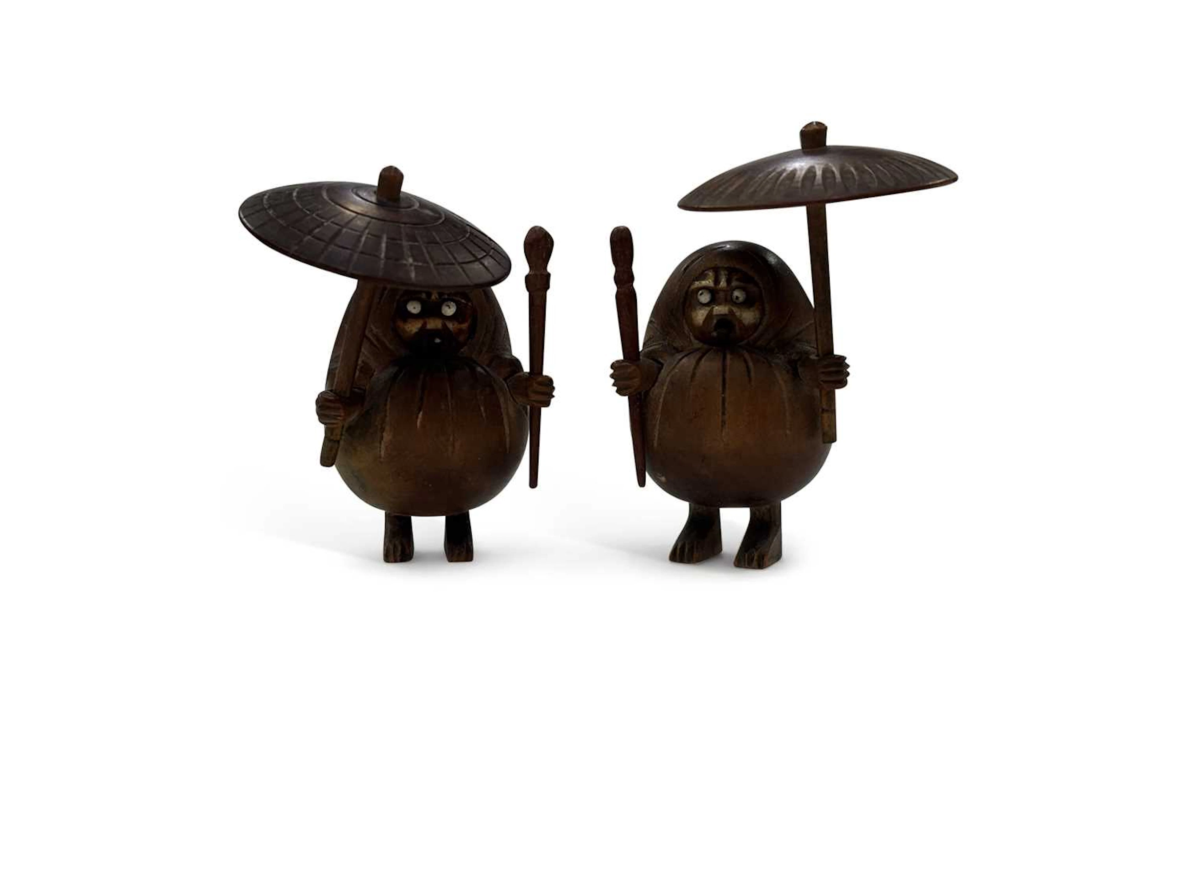 A PAIR OF JAPANESE KOBE NINGYO FIGURES TAISHO PERIOD