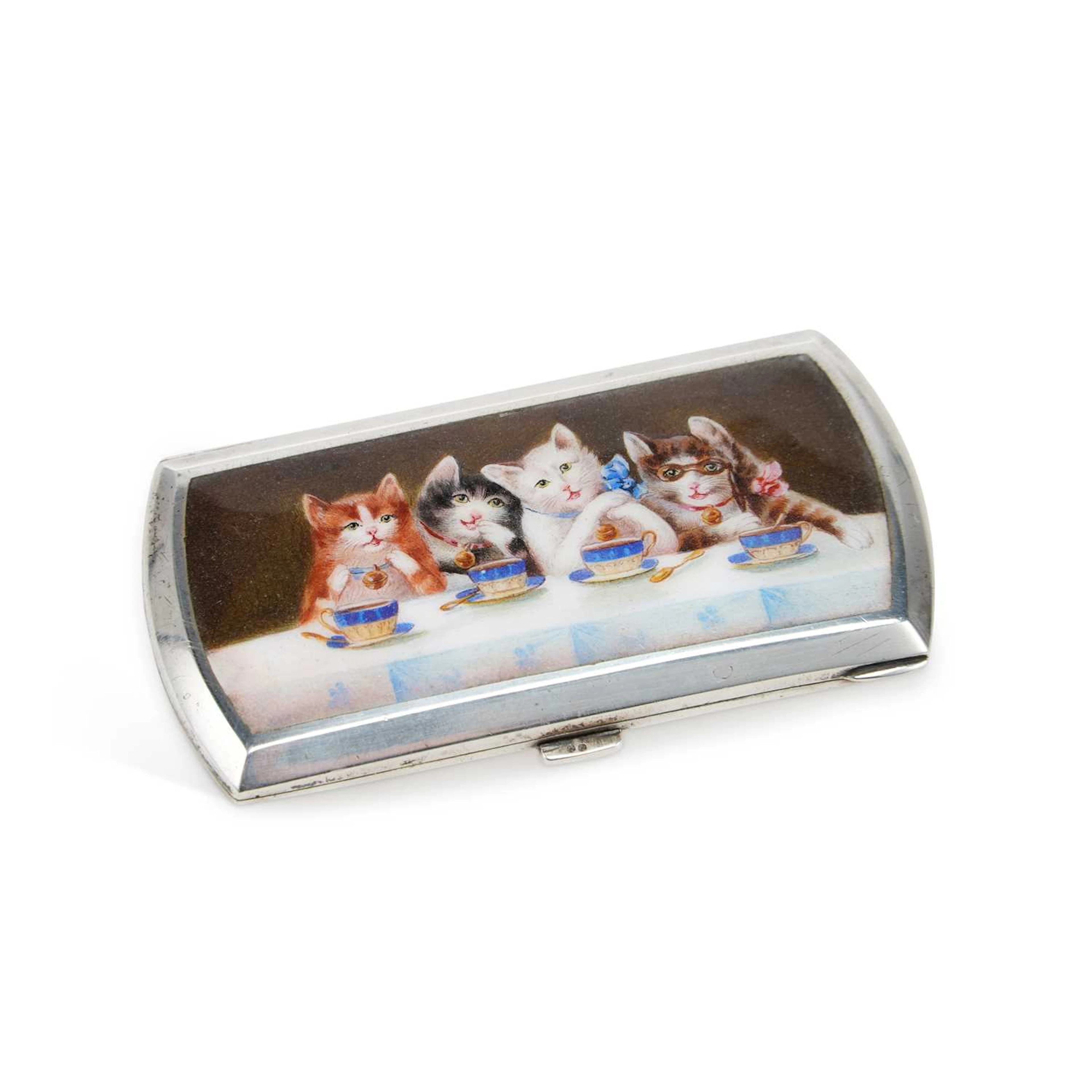 A CONTINENTAL SILVER AND ENAMEL CIGARETTE CASE