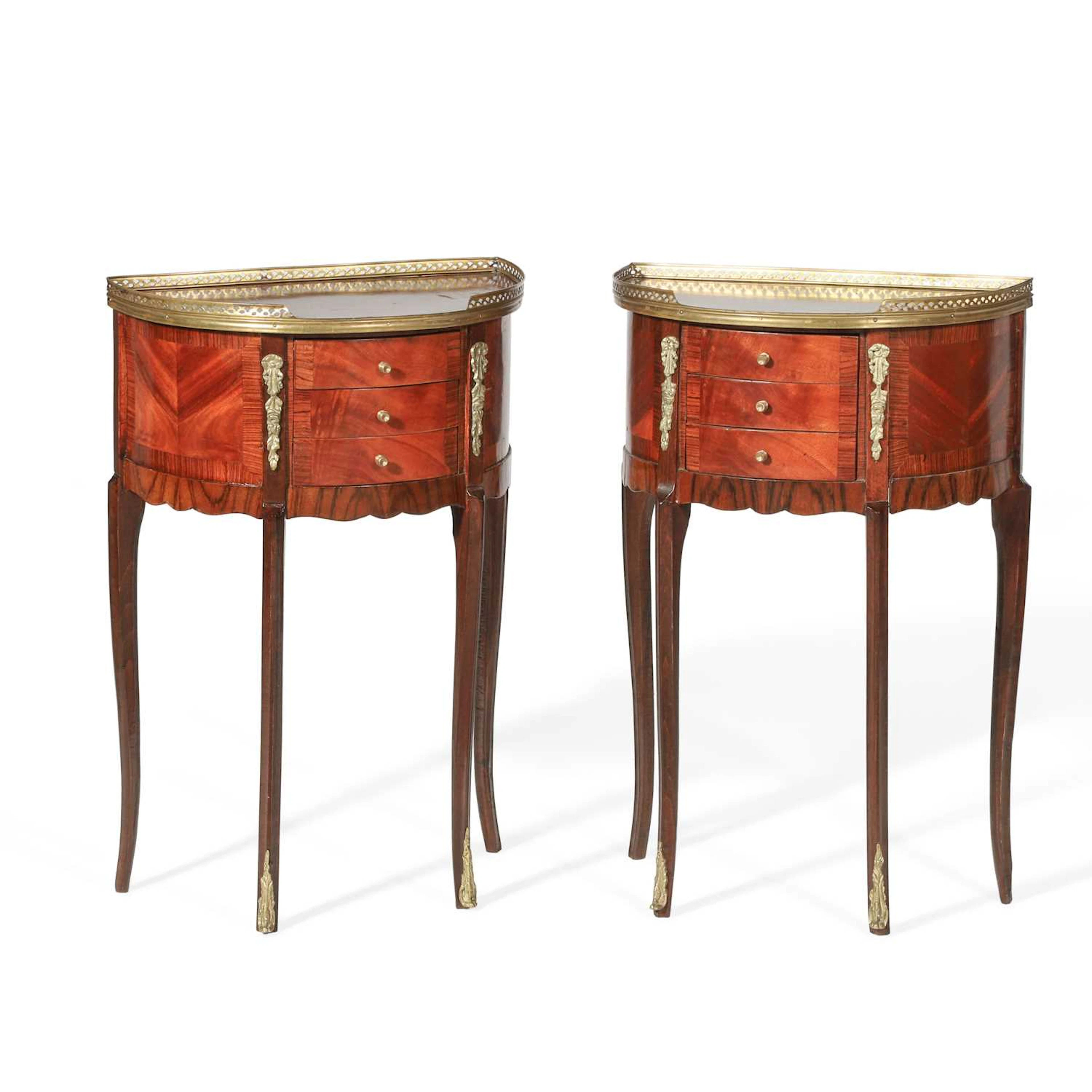 A PAIR OF LOUIS XV STYLE AMBOYNA AND TULIPWOOD PARQUETRY GILT METAL
