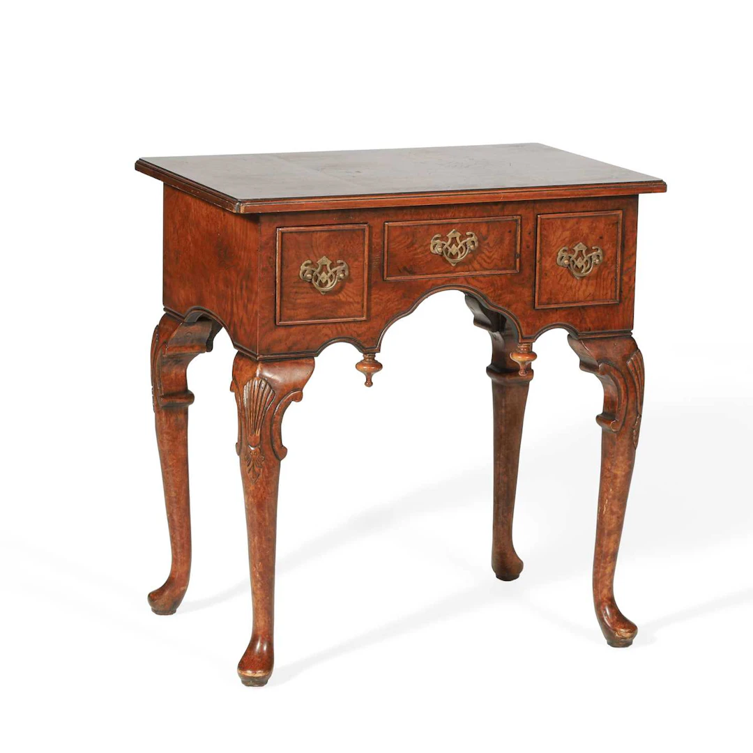 A GEORGE II STYLE ELM LOWBOY EARLY 20TH CENTURY