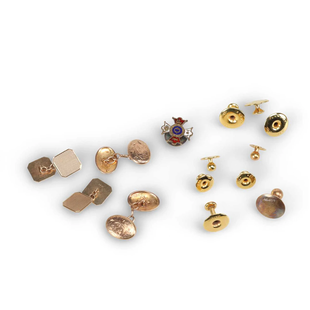 A GROUP OF DRESS STUDS AND CUFFLINKS