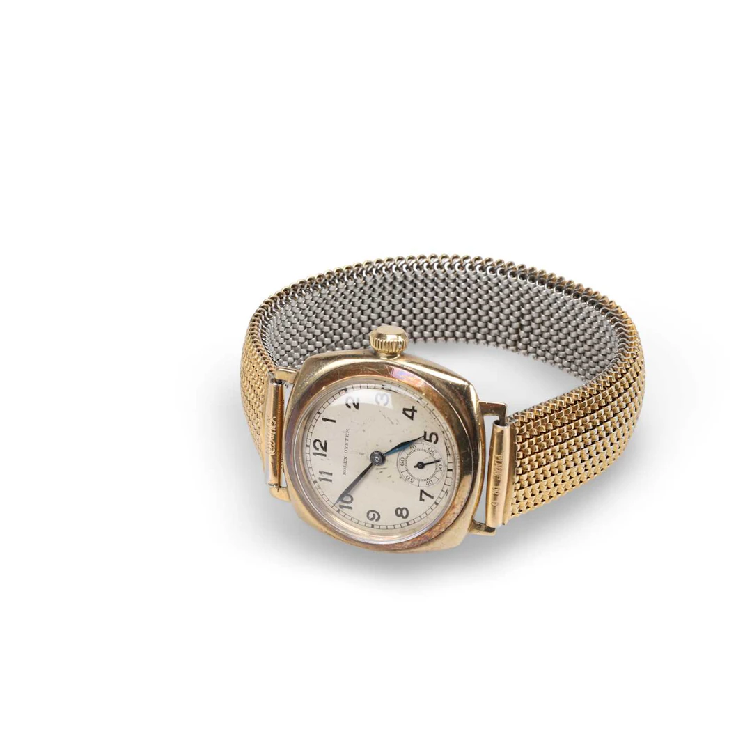 A 9CT GOLD ROLEX OYSTER BRACELET WATCH