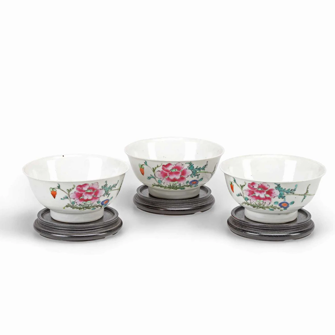THREE CHINESE FAMILLE ROSE BOWLS