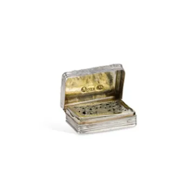 A GEORGE IV SILVER VINAIGRETTE