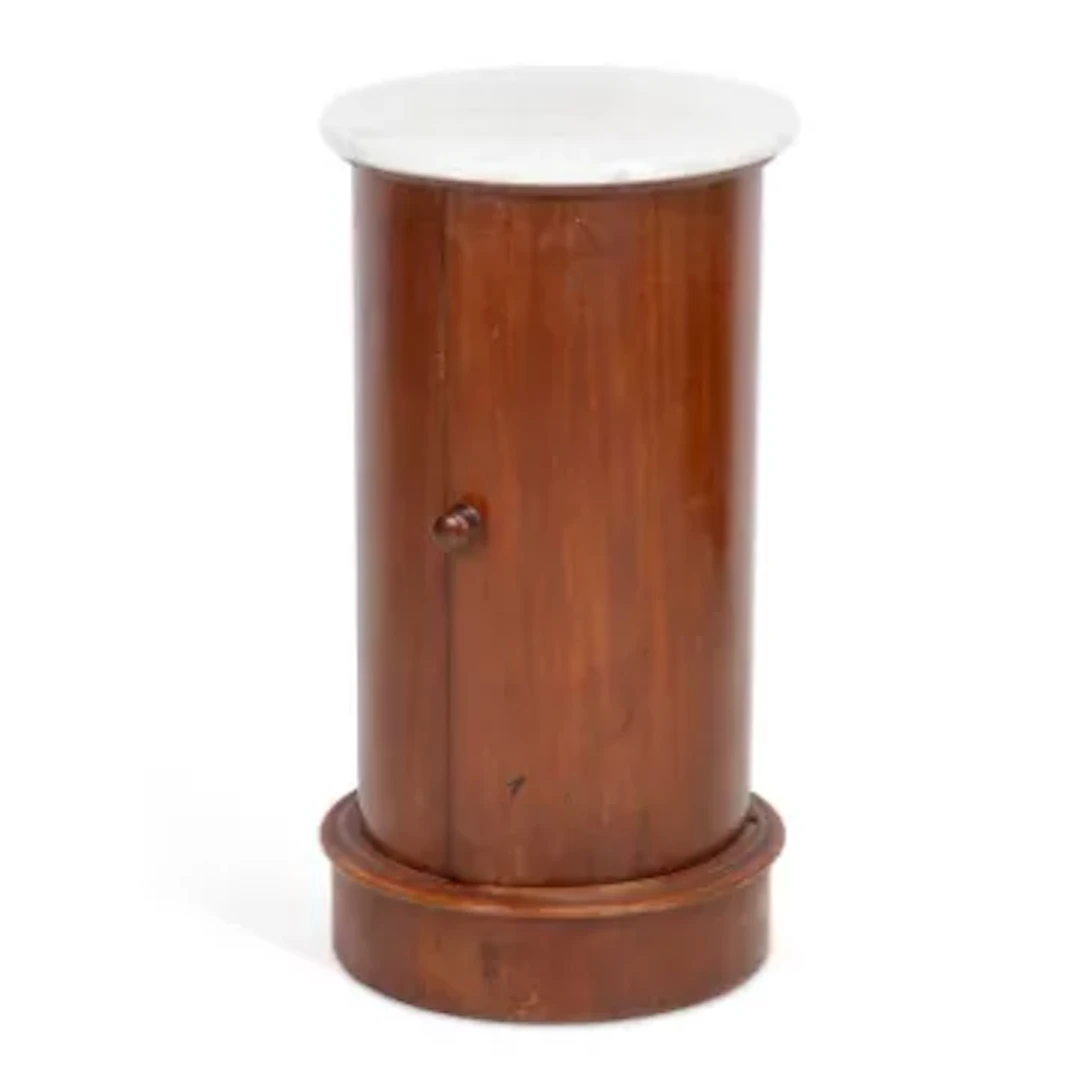 A VICTORIAN MAHOGANY POT CUPBOARD