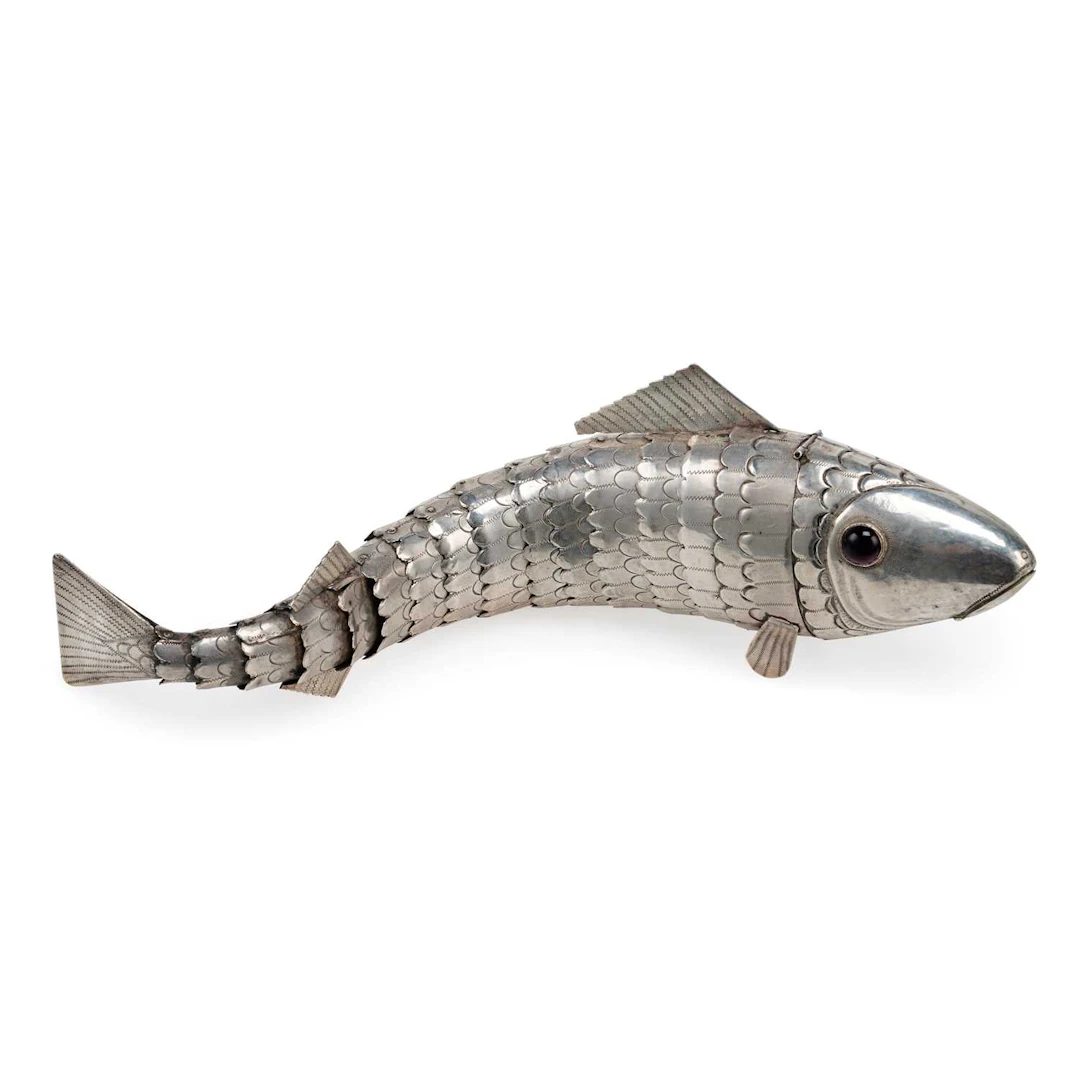 A CONTINENTAL ARTICULATED FISH POSSIBLY JUDAIC SPICE BOX