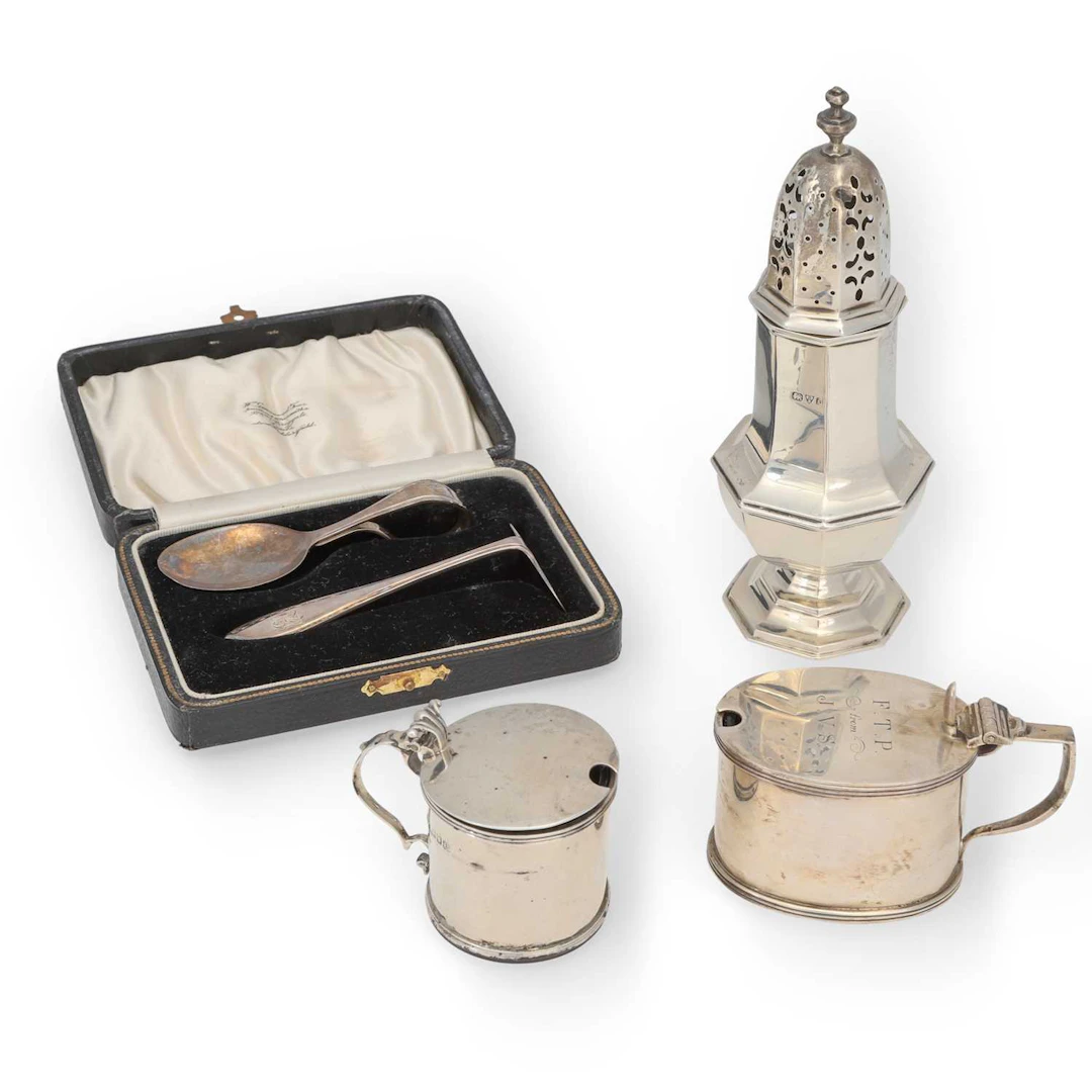 A GROUP OF SILVER