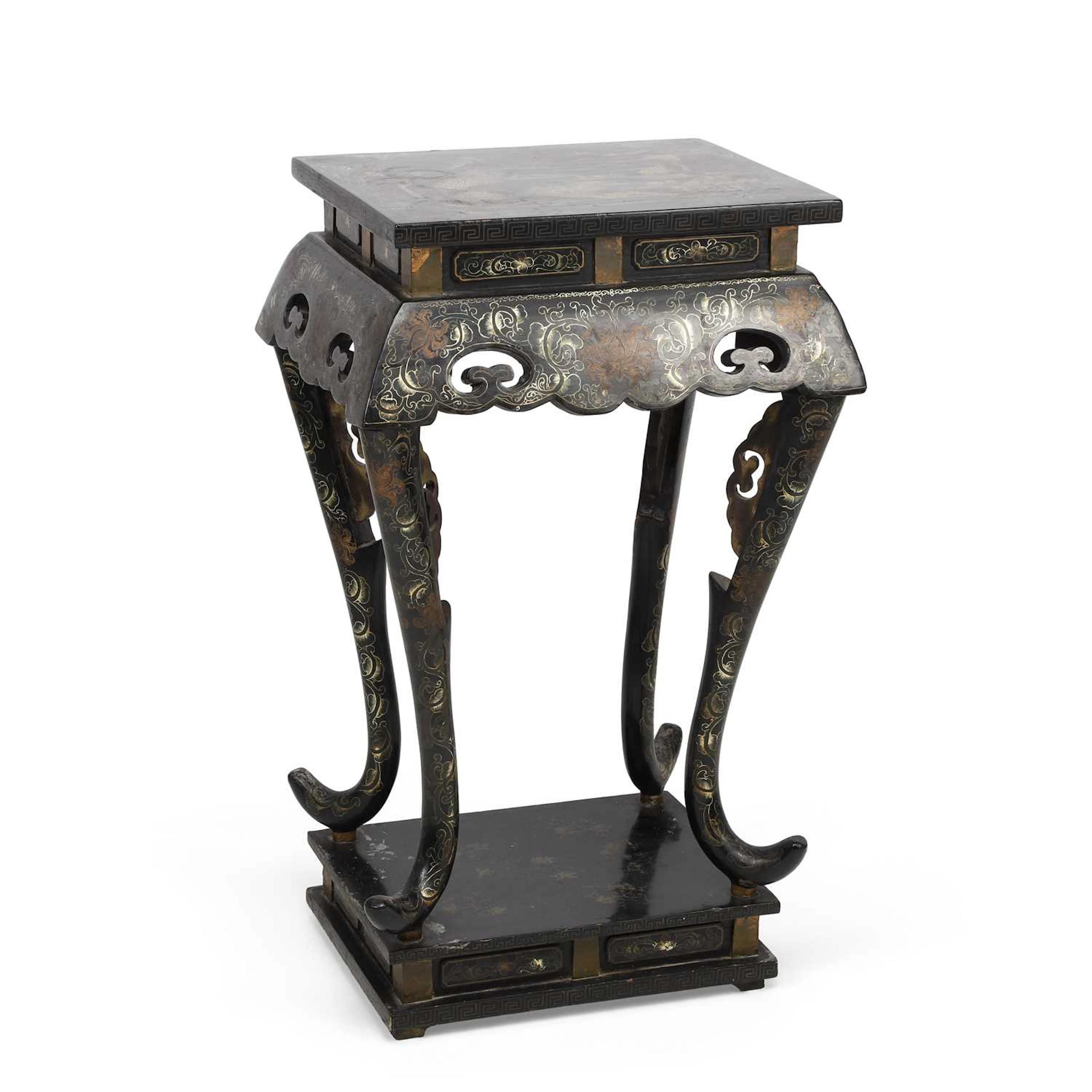 A CHINESE BLACK LACQUER VASE STAND