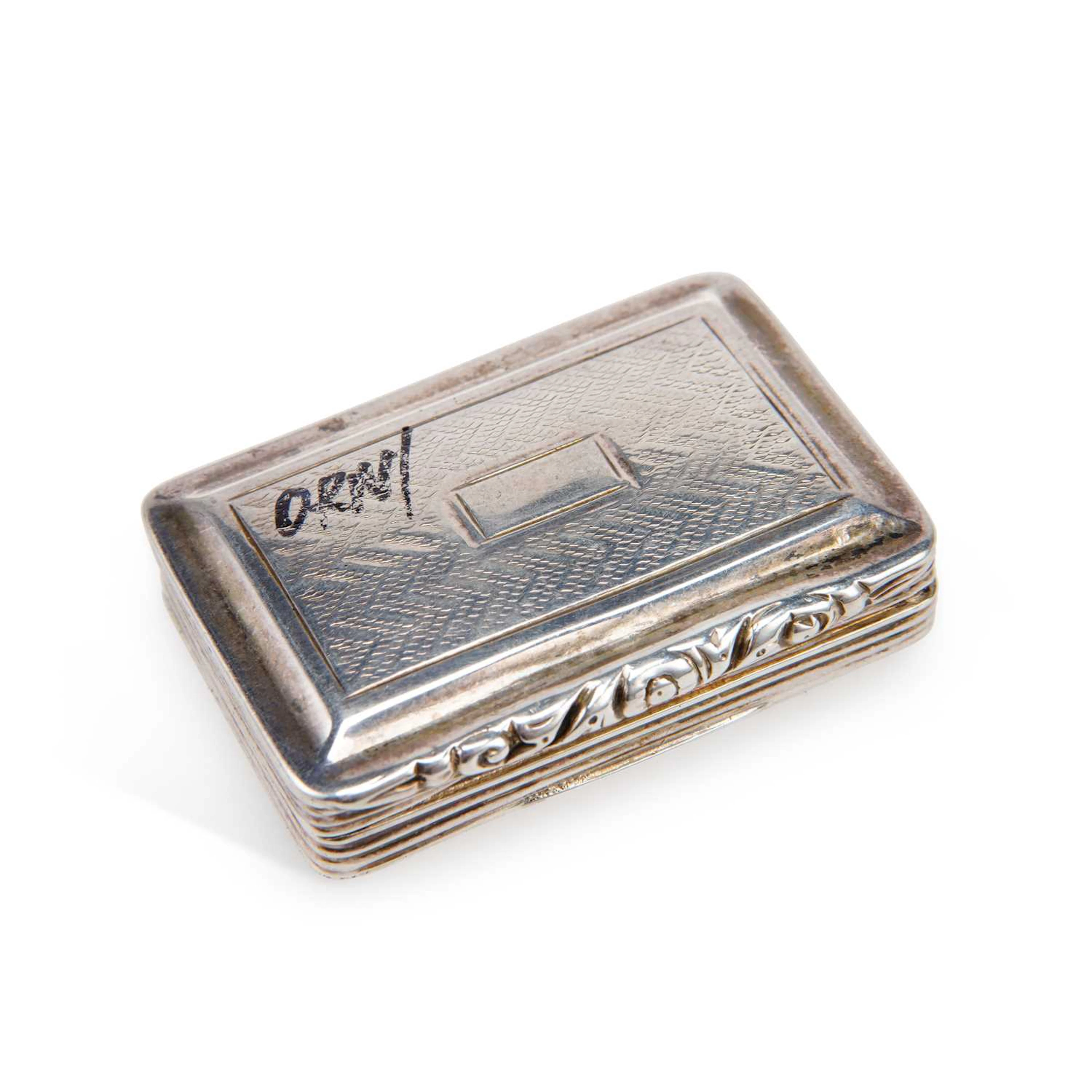 A GEORGE IV SILVER VINAIGRETTE