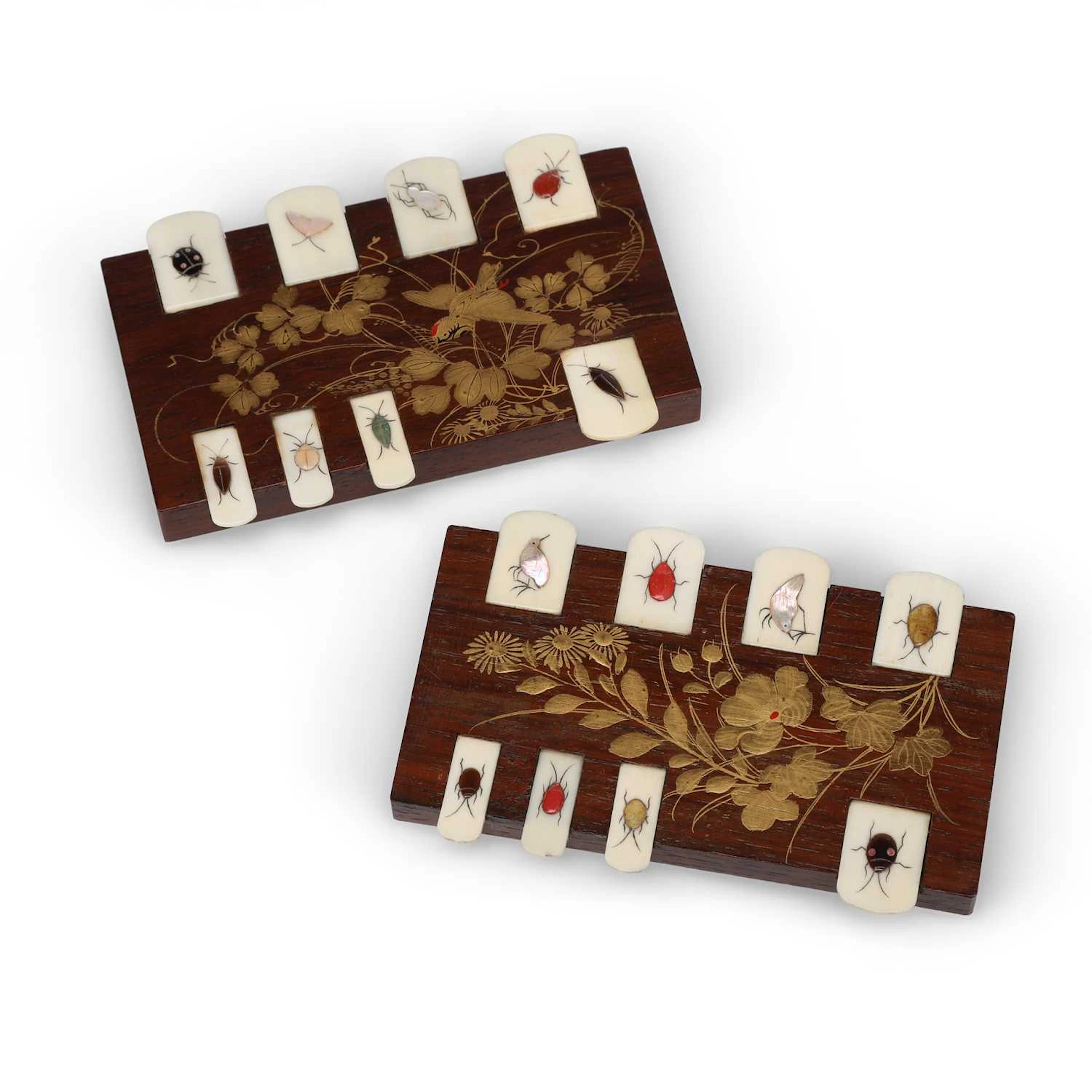 § A PAIR OF JAPANESE LACQUER AND IVORY WHIST MARKERS