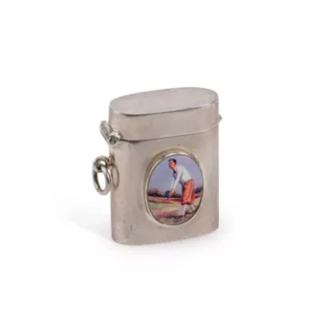 A CONTINENTAL SILVER AND ENAMEL VESTA CASE
