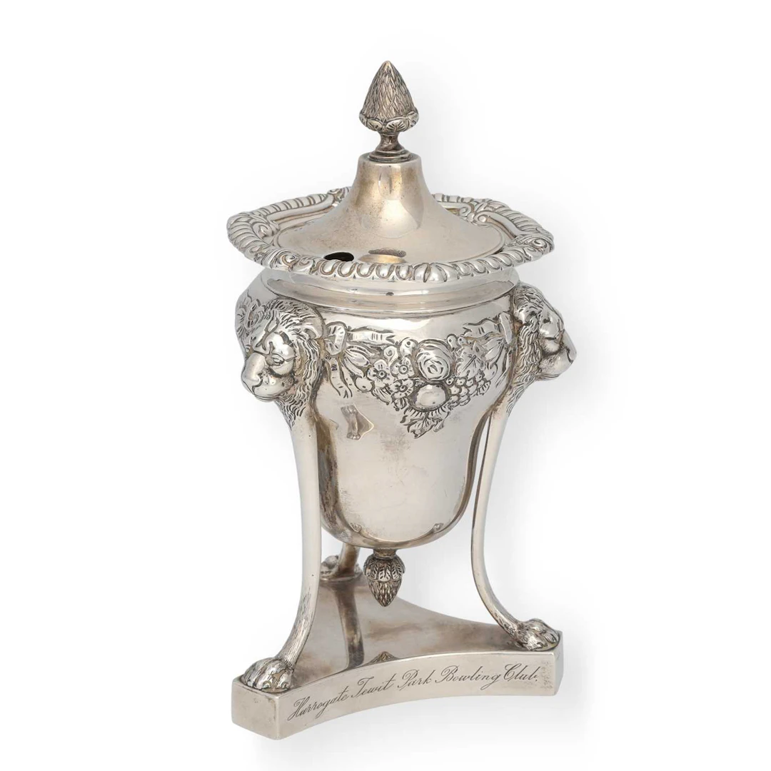 A GEORGE V SILVER CONDIMENT VASE