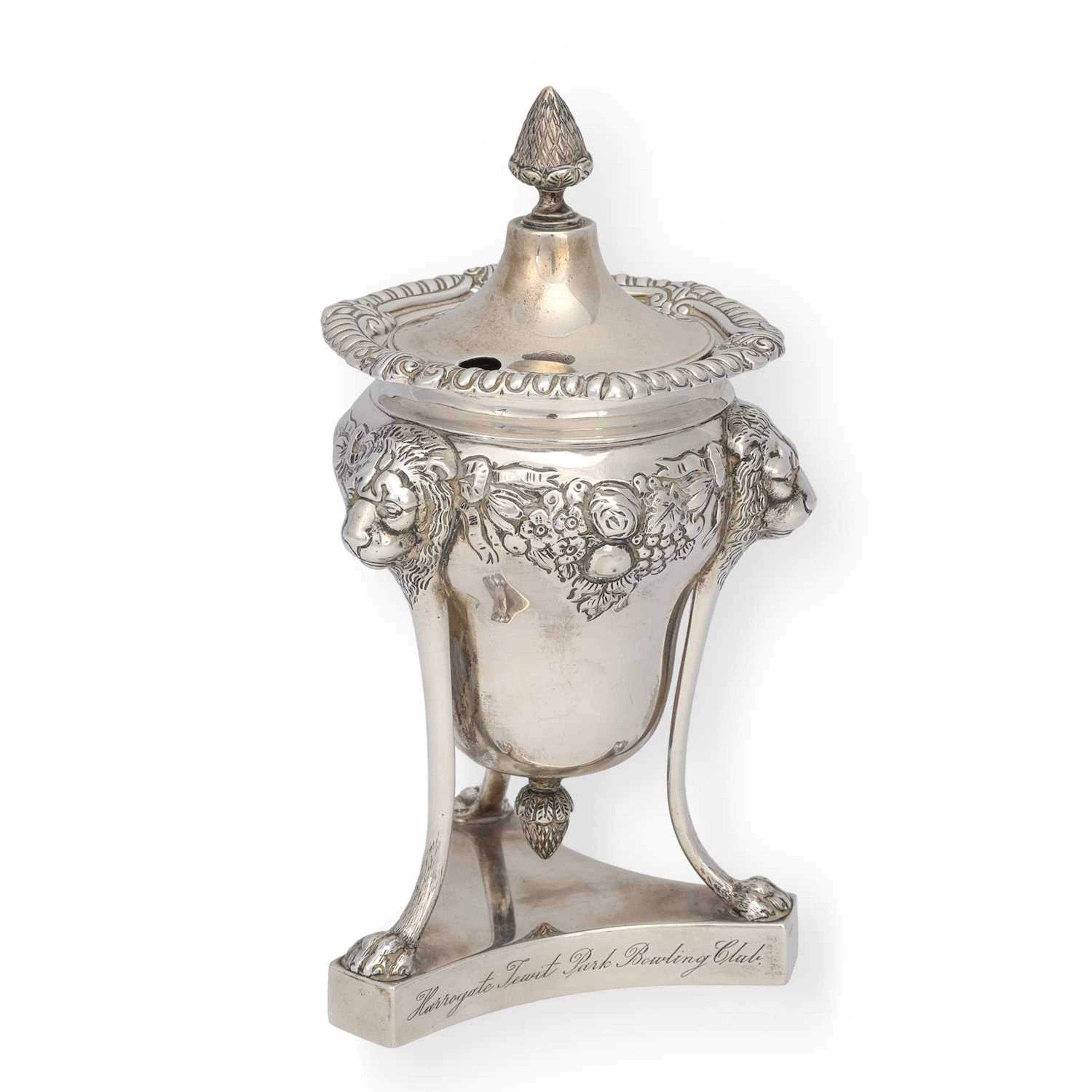 A GEORGE V SILVER CONDIMENT VASE