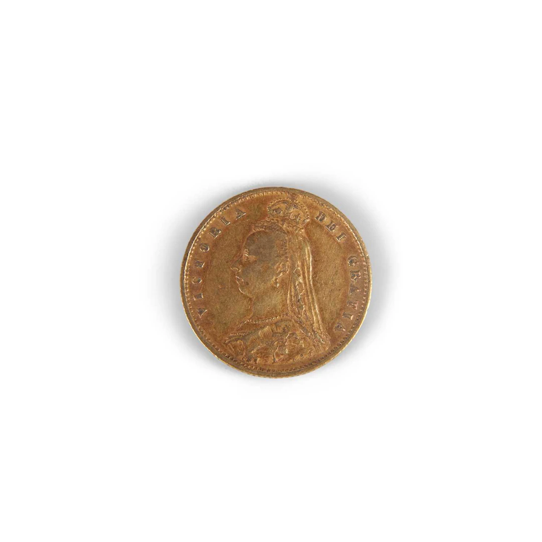 VICTORIA (1837-1901), HALF SOVEREIGN