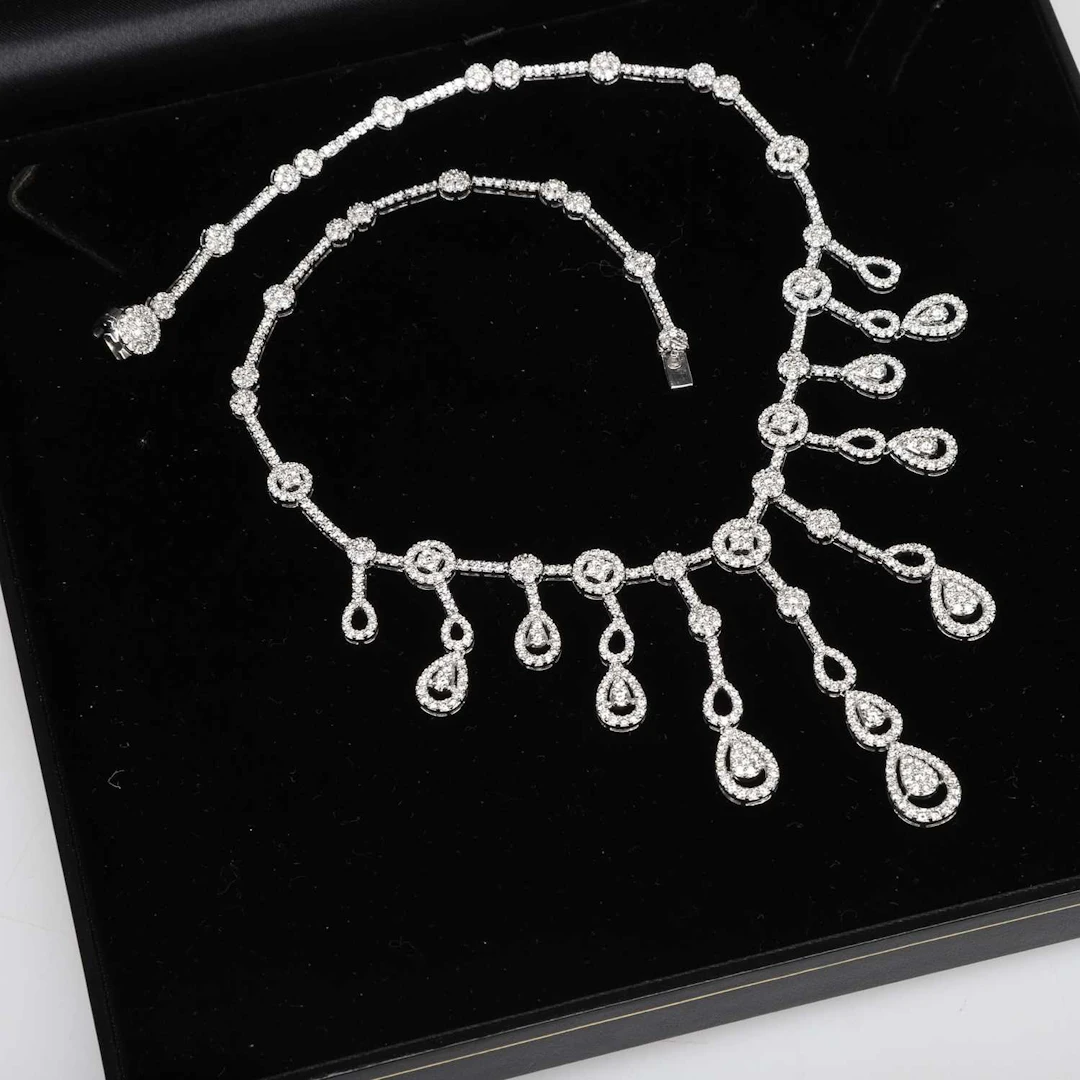 A DIAMOND FRINGE NECKLACE