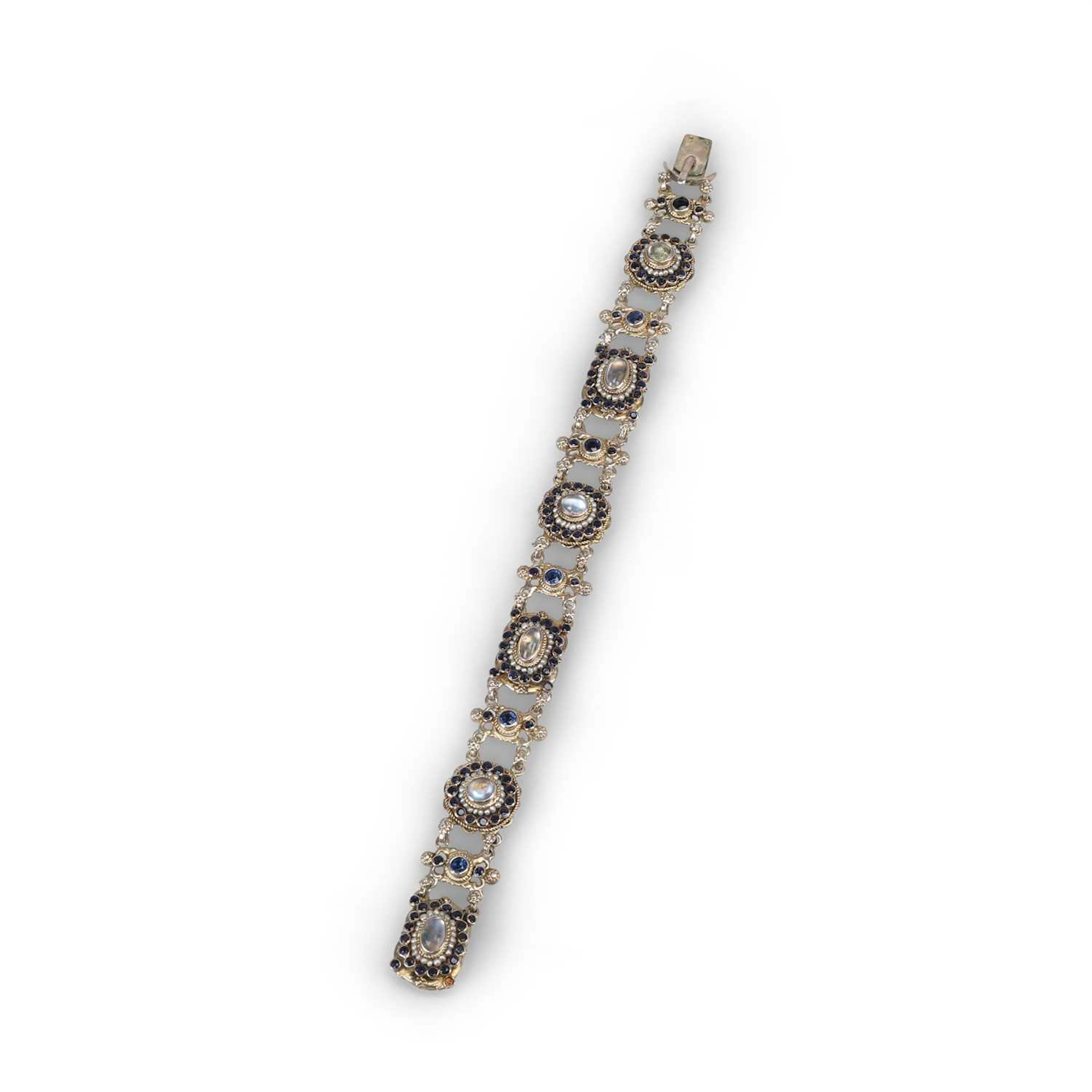AN AUSTRO-HUNGARIAN GEM-SET BRACELET