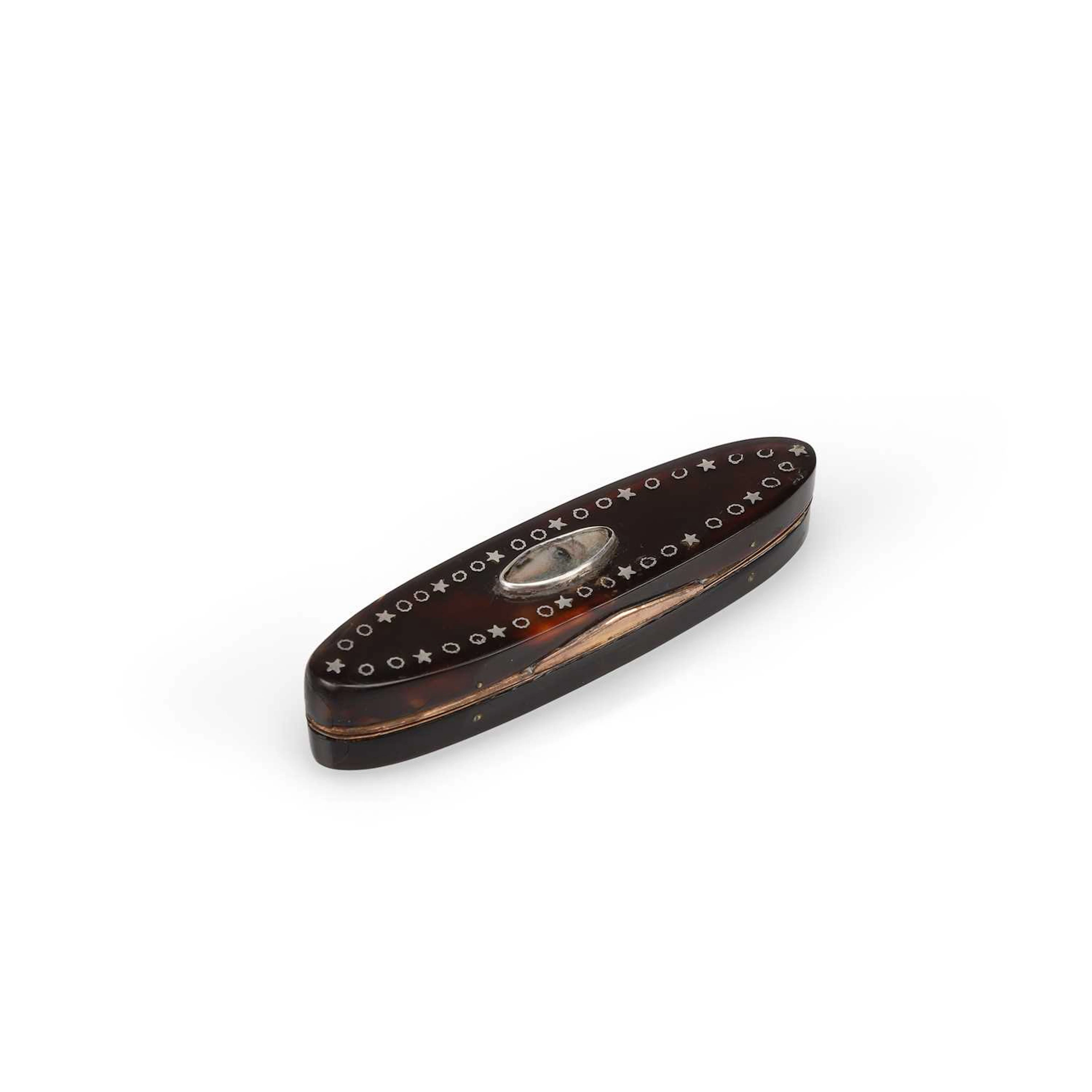 A GEORGE III PIQUÉ TORTOISESHELL PATCH BOX INSET WITH A LOVER'S EYE MINIATURE