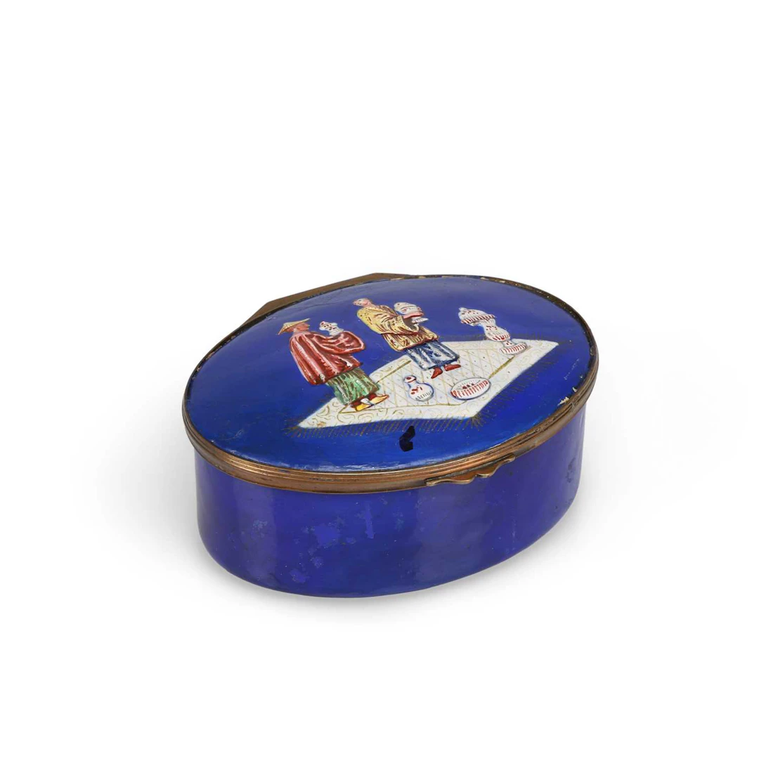 A GERMAN RELIEF ENAMEL CHINOISERIE SNUFF BOX