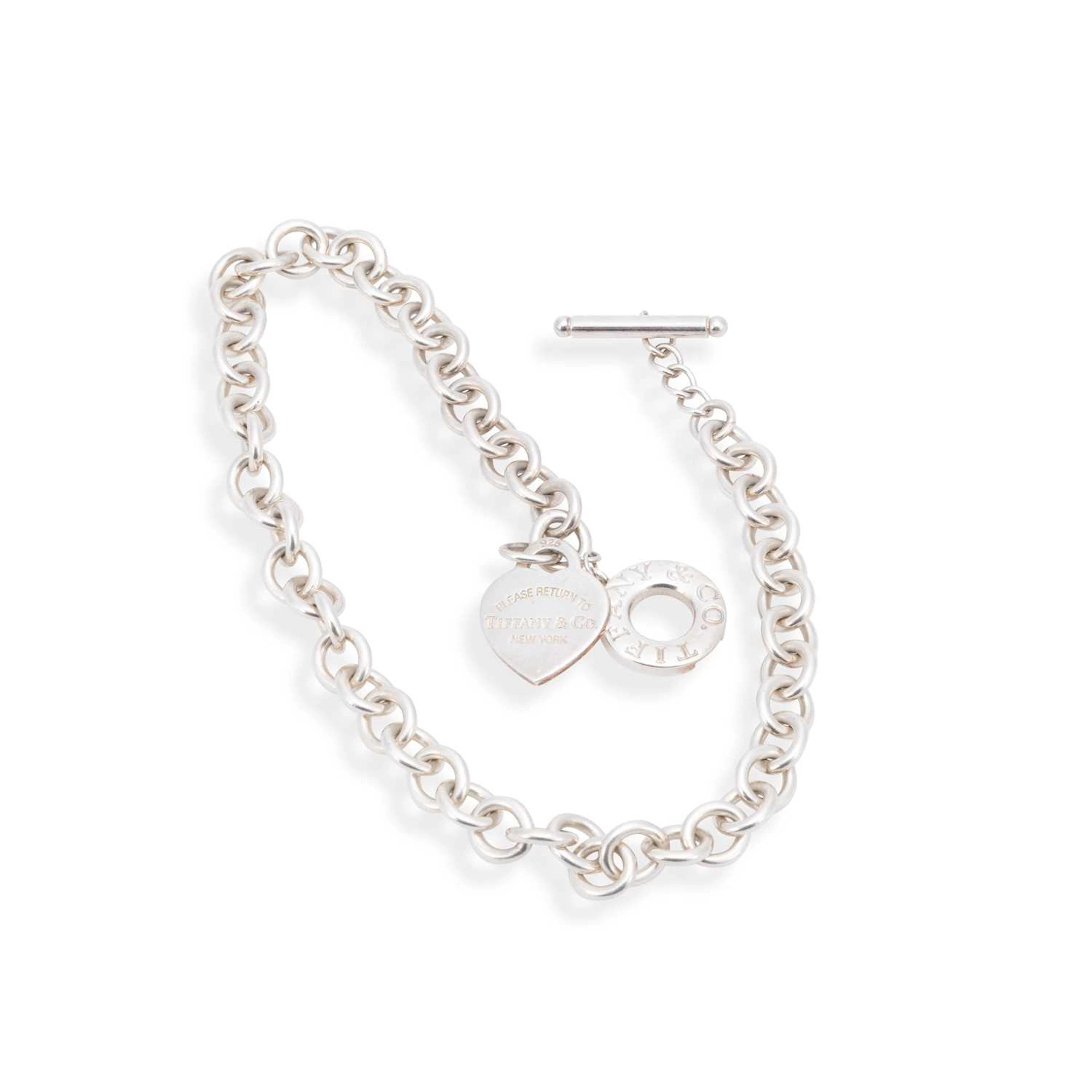 A TIFFANY & CO SILVER 'RETURN TO TIFFANY' CURB CHAIN NECKLACE