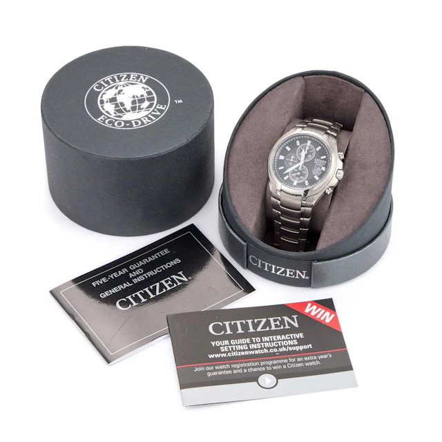A GENTS TITANIUM CITIZEN BRACELET WATCH