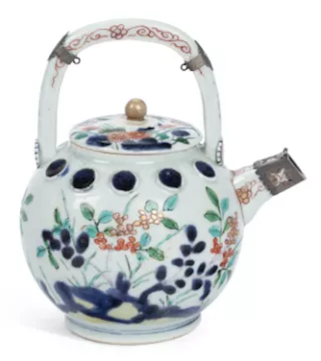 A JAPANESE ARITA PORCELAIN TEAPOT AND COVER LATE 17TH/ EARLY 18TH CENTURY
