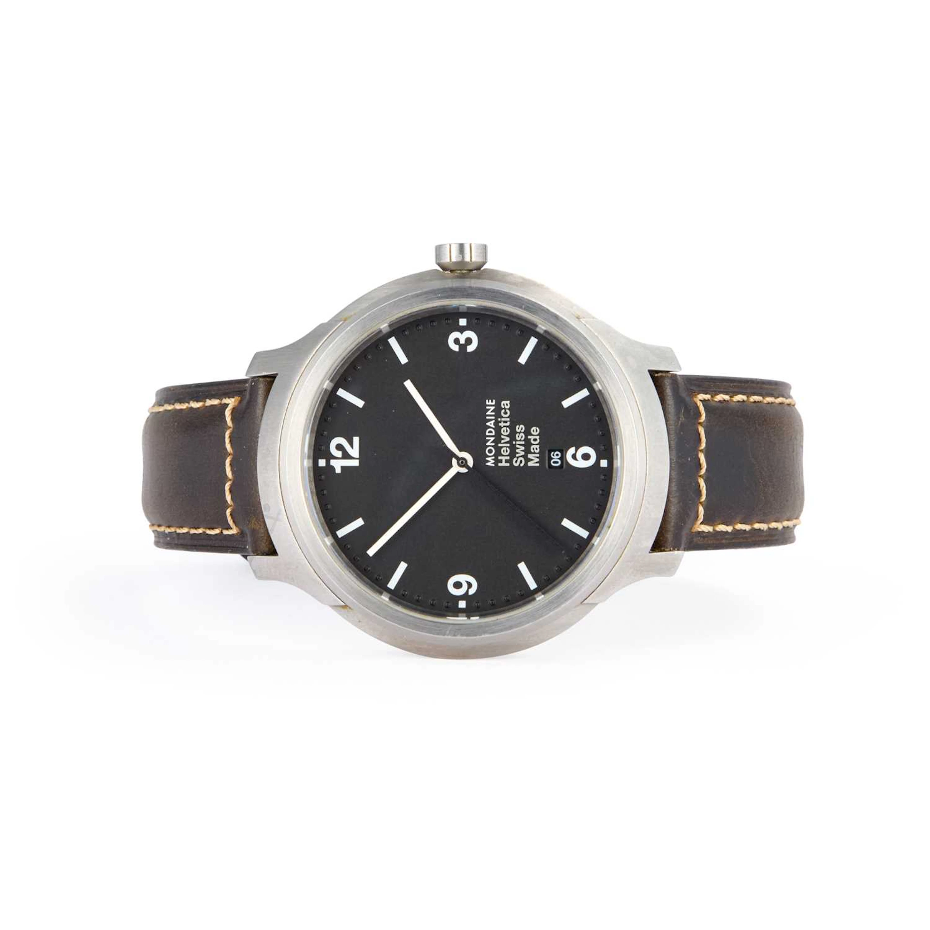 A GENTS STEEL MONDAINE STRAP WATCH