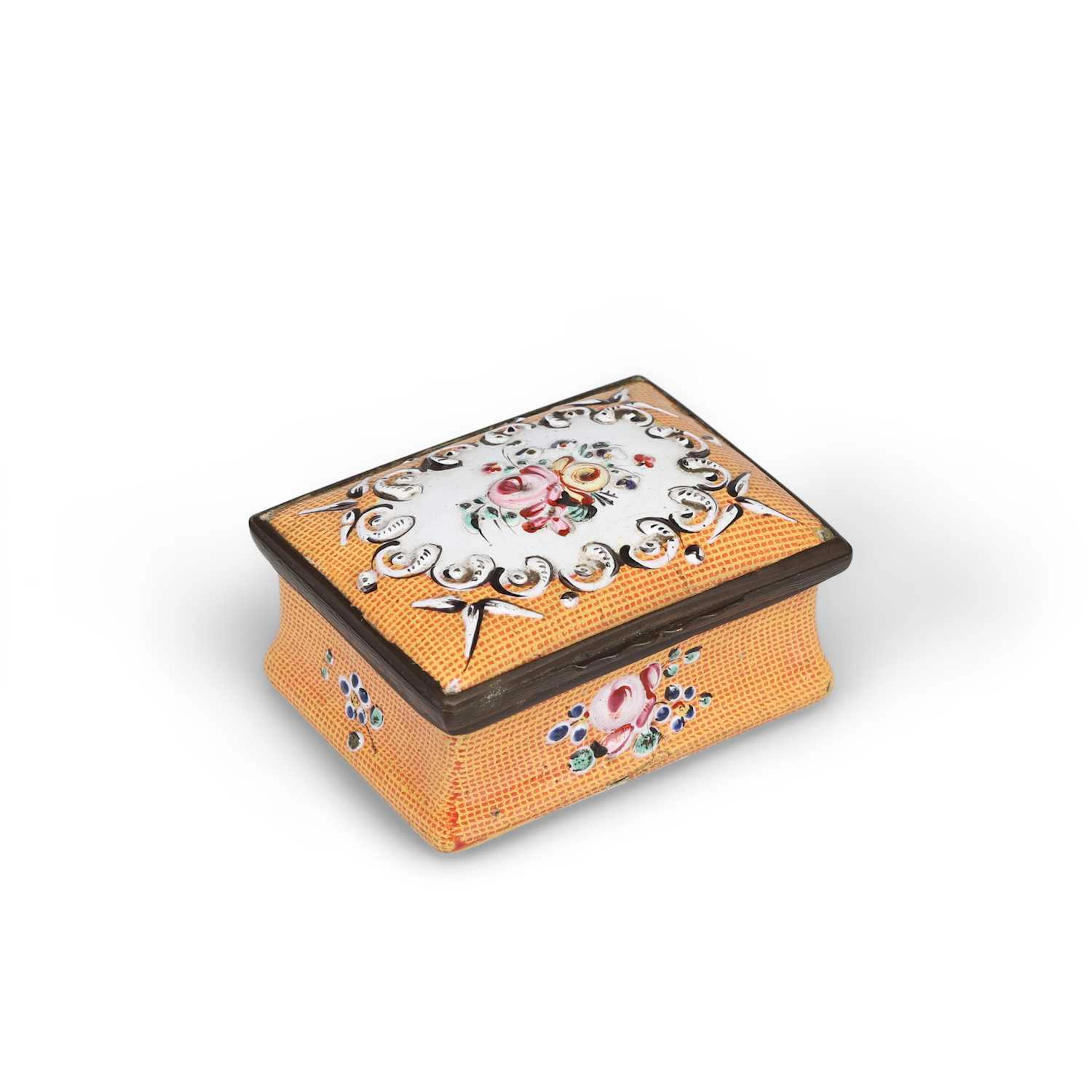 A SOUTH STAFFORDSHIRE ENAMEL SNUFF BOX