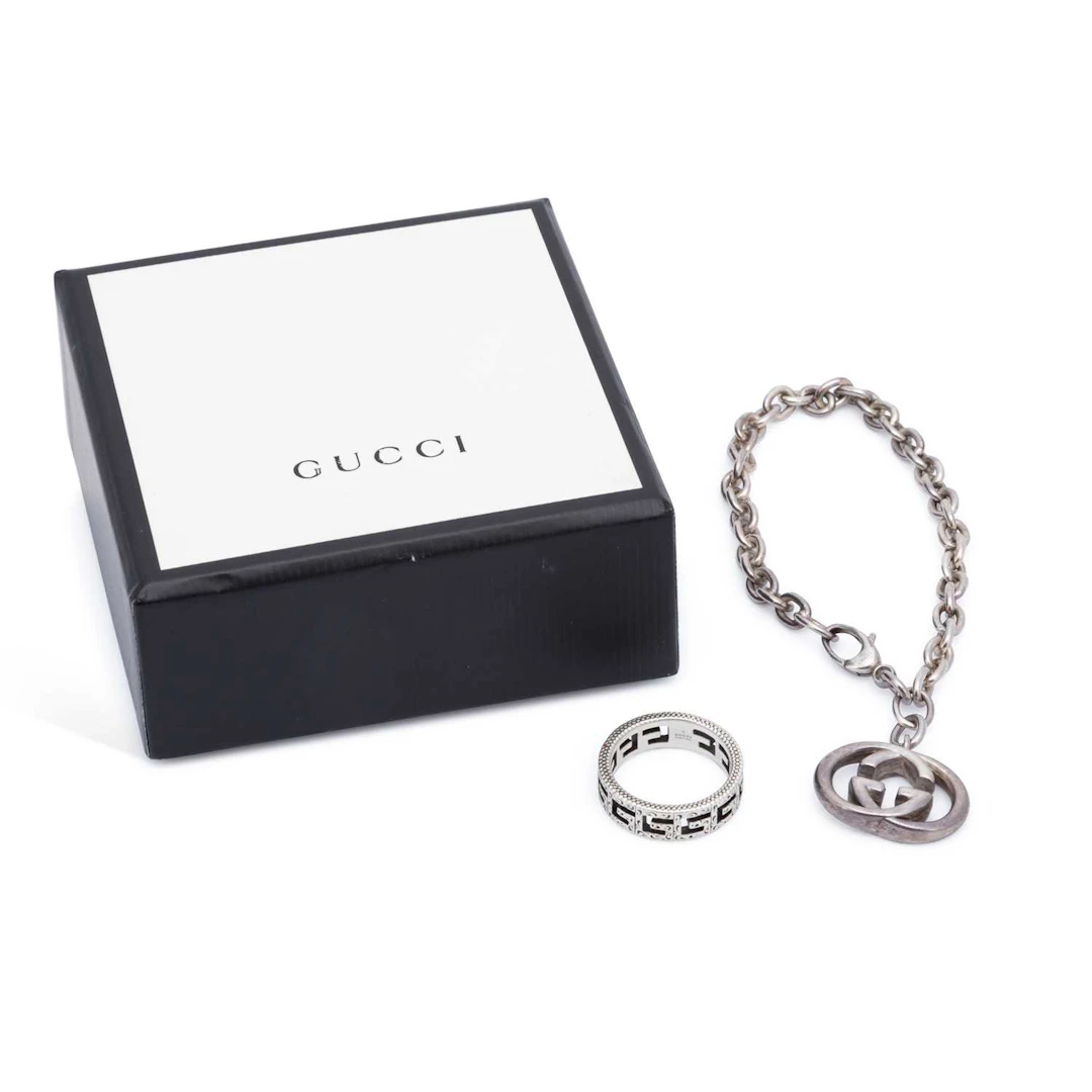 A GROUP OF DESIGNER SILVER JEWELLERY