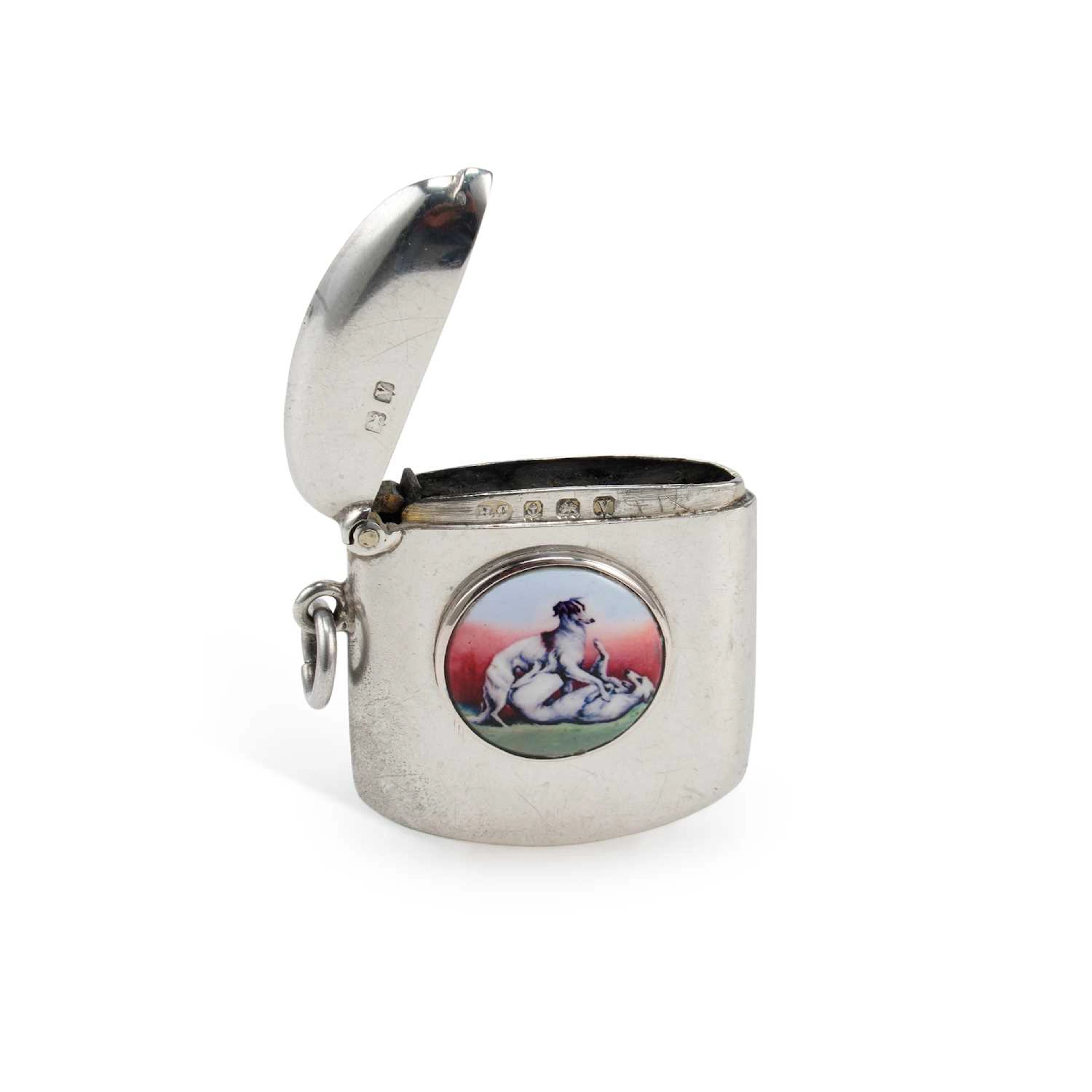 A GEORGE V SILVER AND ENAMEL VESTA CASE