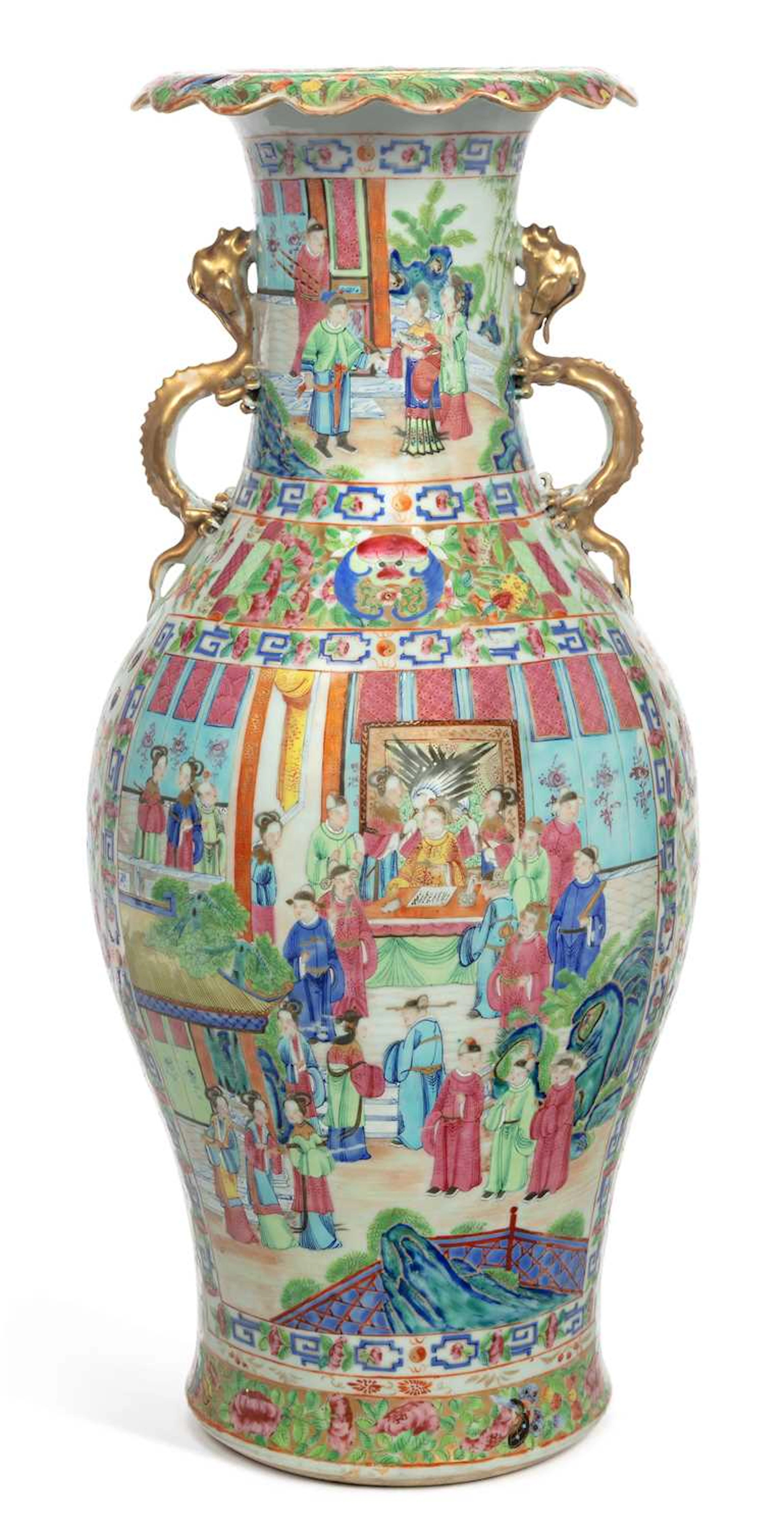 A LARGE CANTONESE PORCELAIN VASE CIRCA 1840