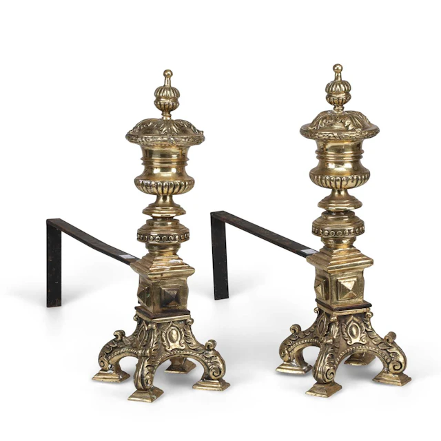 A PAIR OF BRASS ANDIRONS