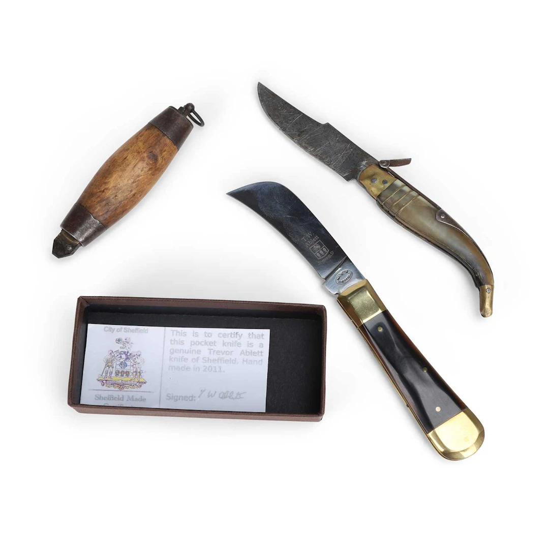 THREE POCKET KNIVES