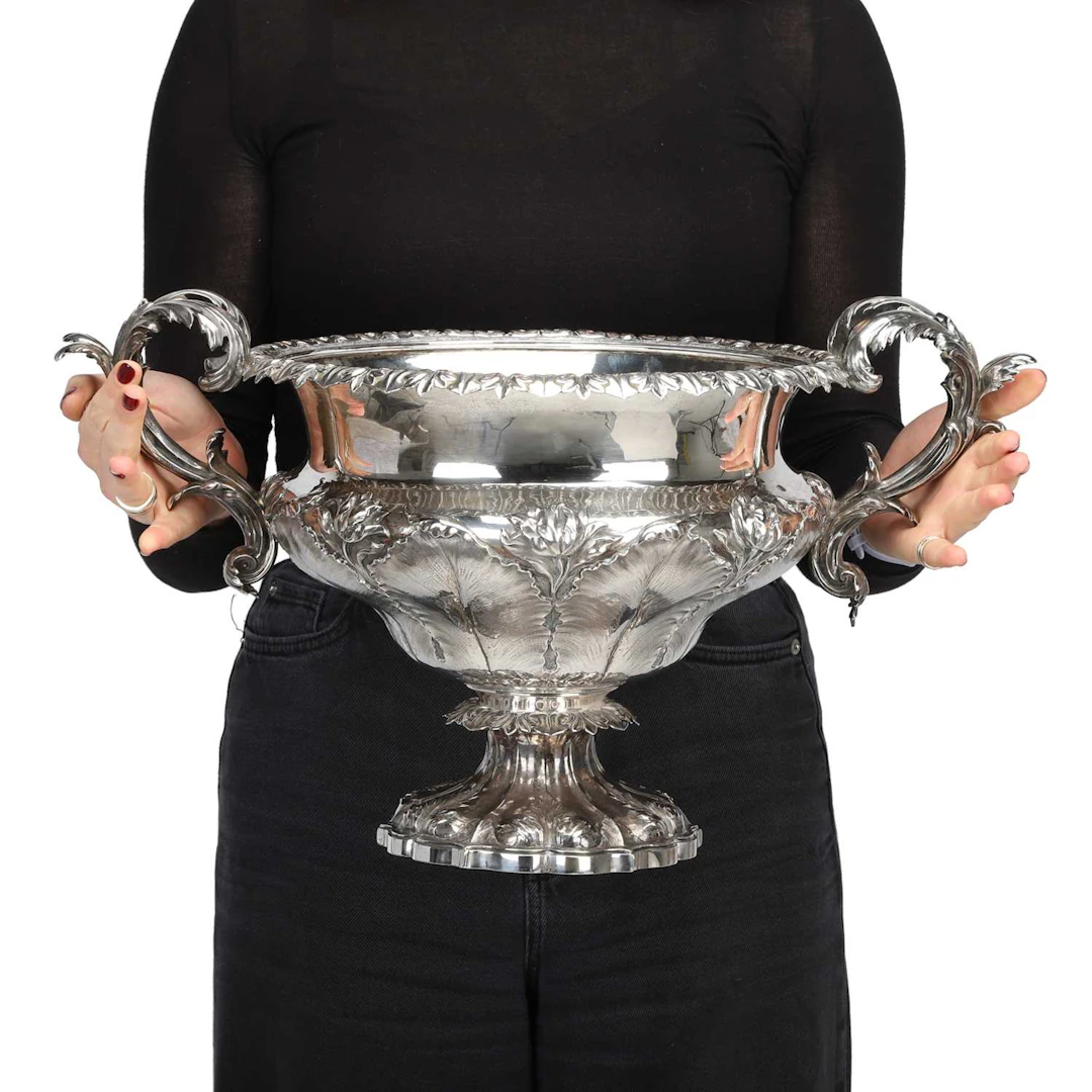 A LARGE WILLIAM IV SILVER BOWL