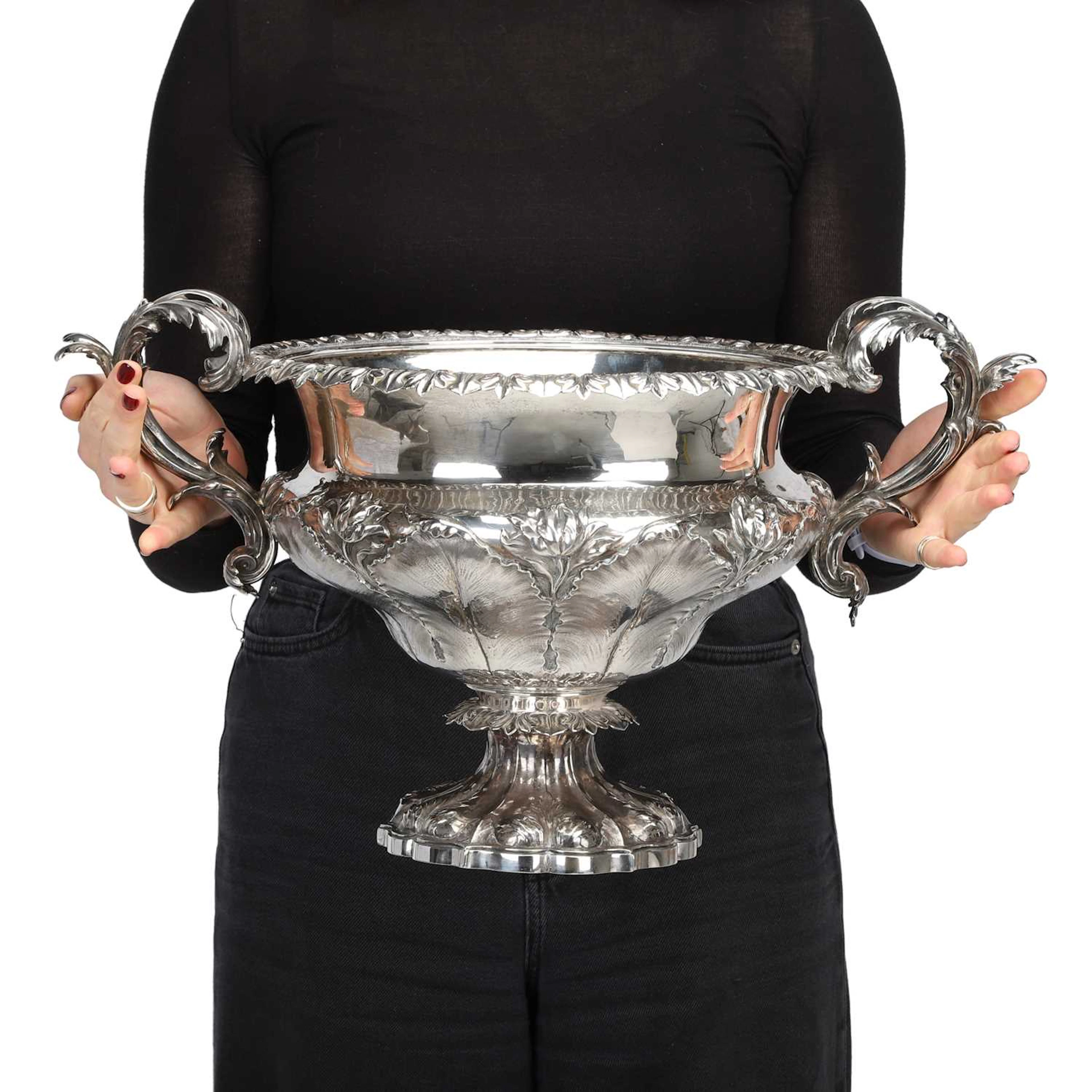A LARGE WILLIAM IV SILVER BOWL