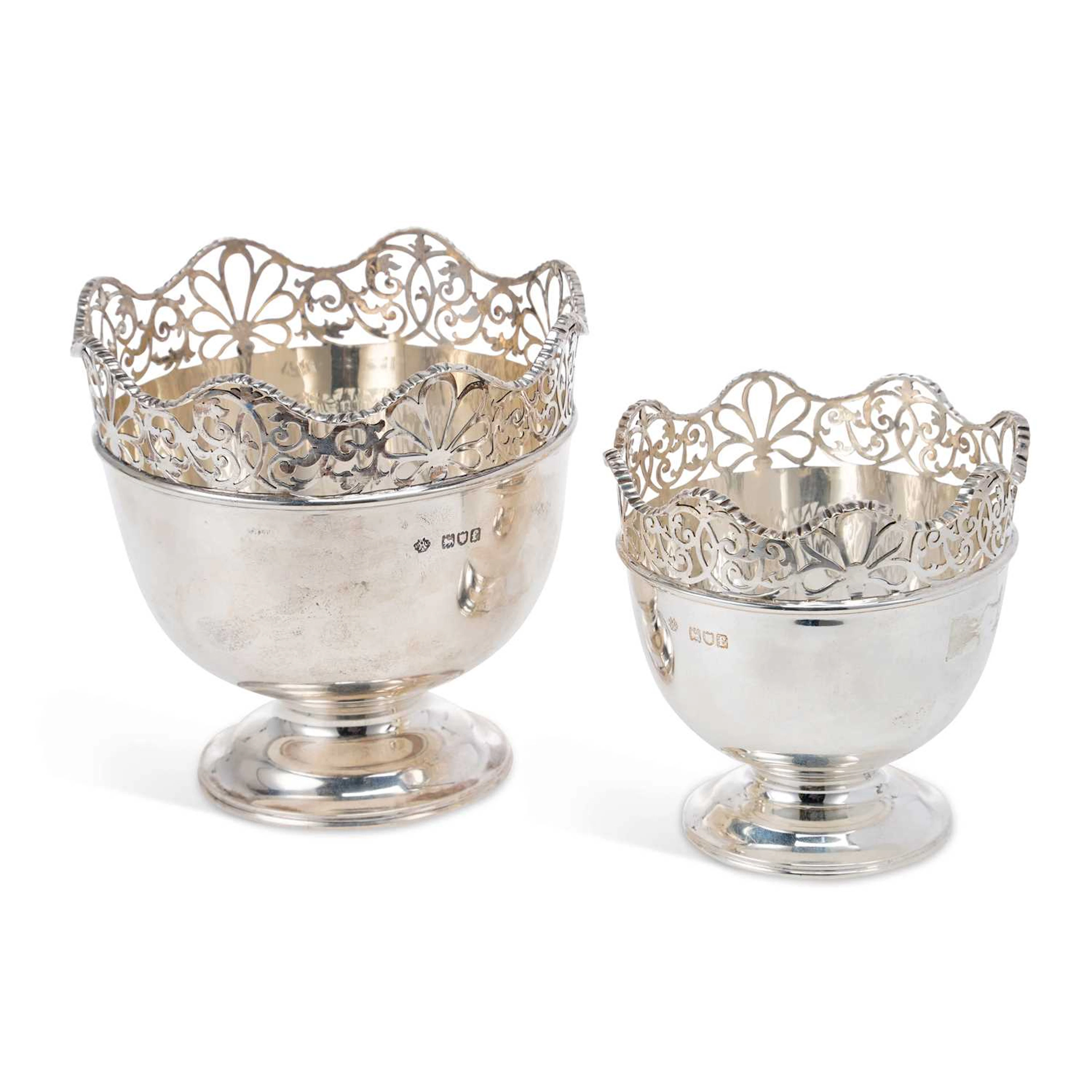 AN EDWARD VII PAIR OF SILVER PIERCED BOWLS