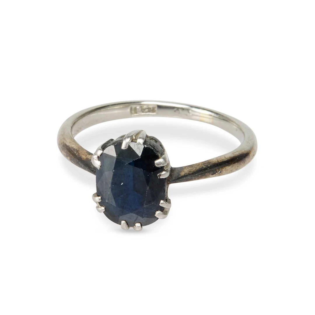 A SAPPHIRE RING