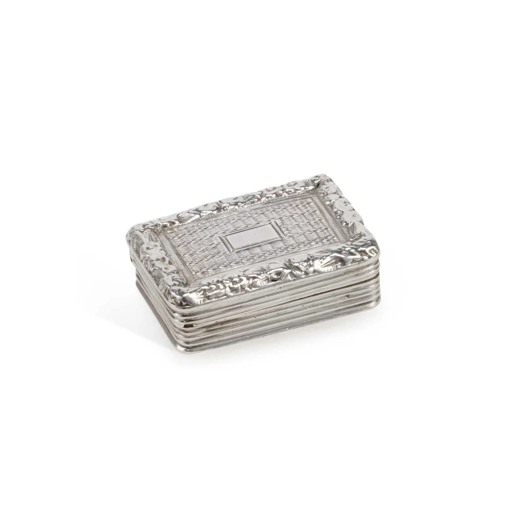 A GEORGE IV SILVER VINAIGRETTE