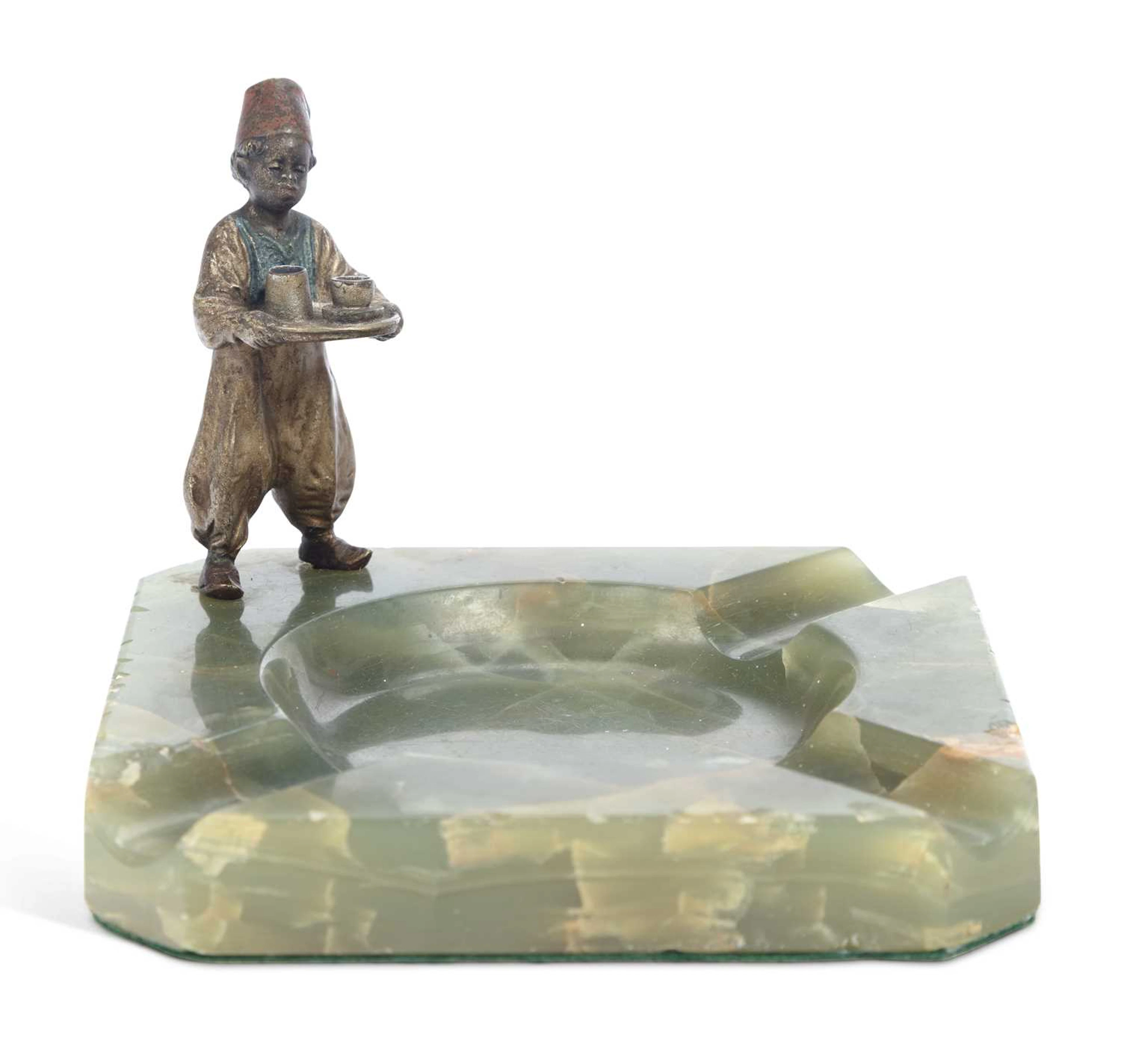 AN AUSTRIAN COLD PAINTED BRONZE AND ONYX ASHTRAY EARLY 20TH CENTURY