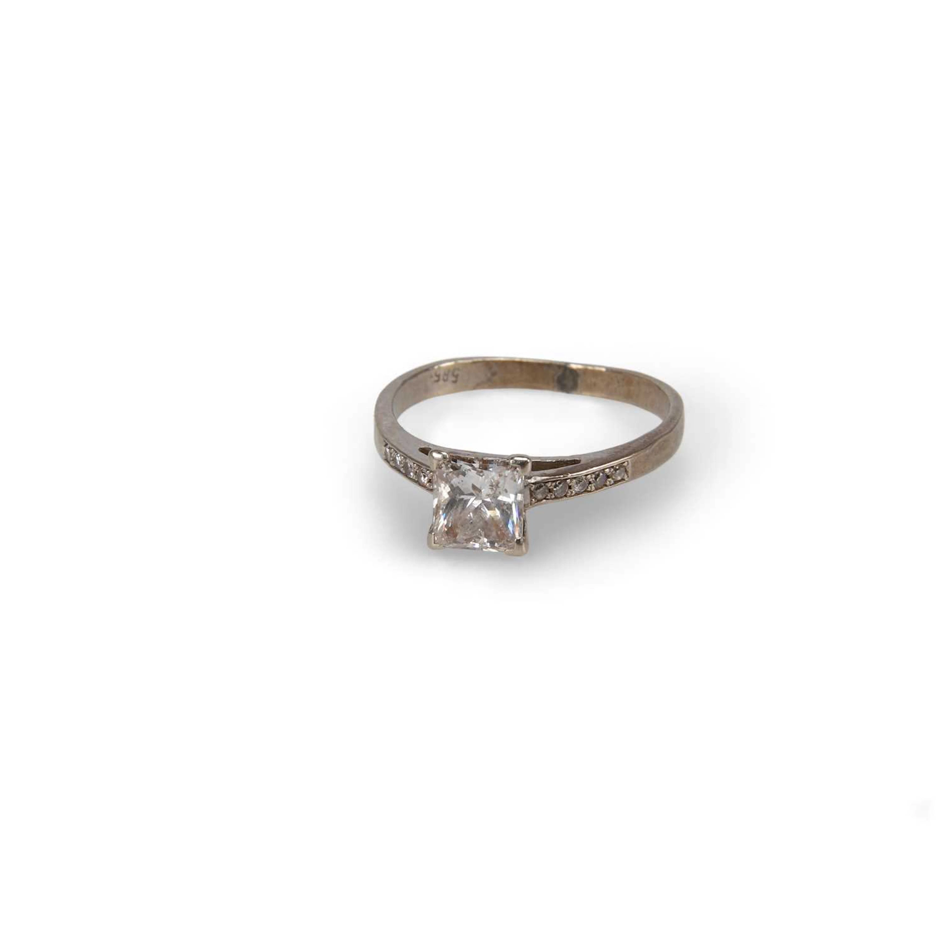 A SOLITAIRE DIAMOND RING