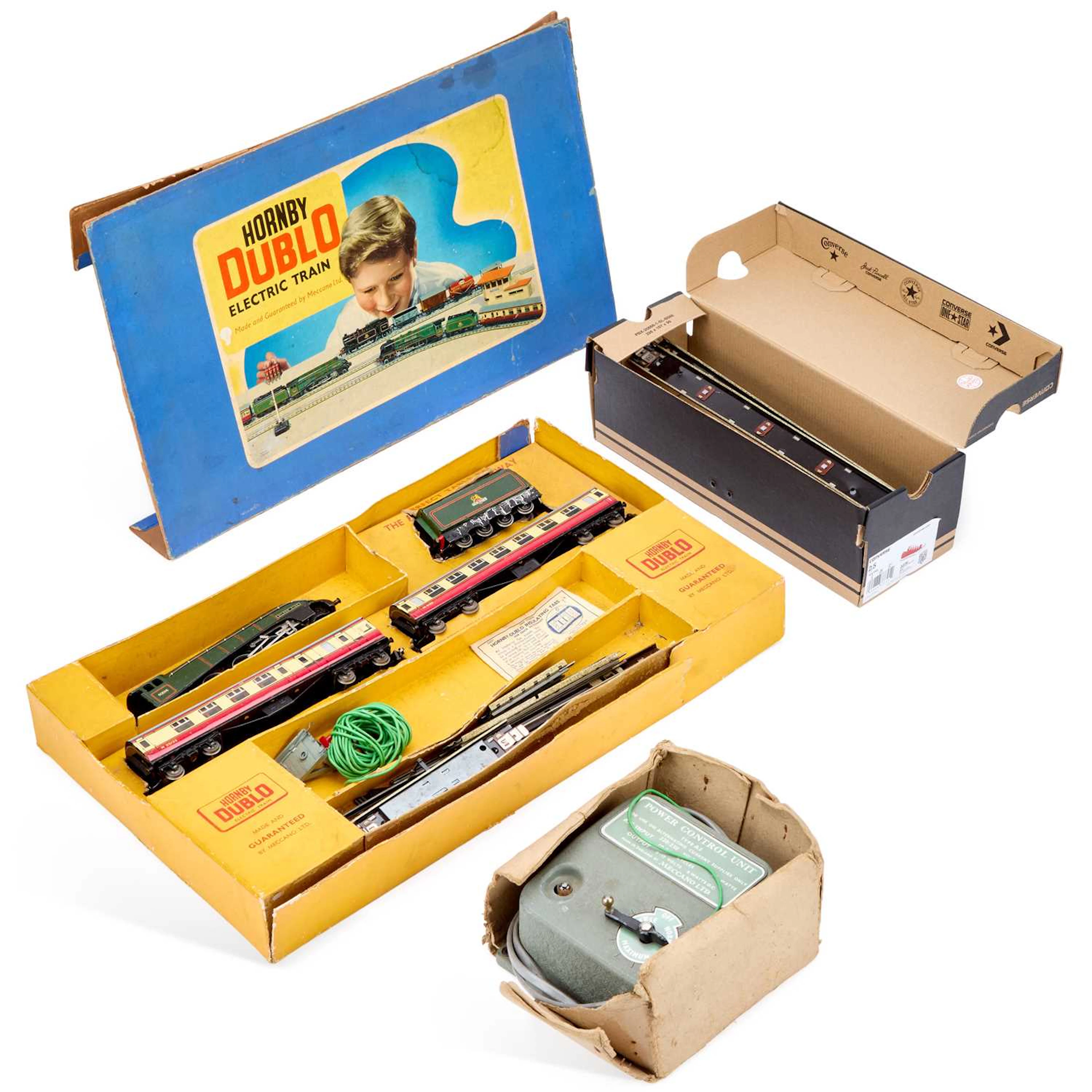 A HORNBY DUBLO TRAIN SET